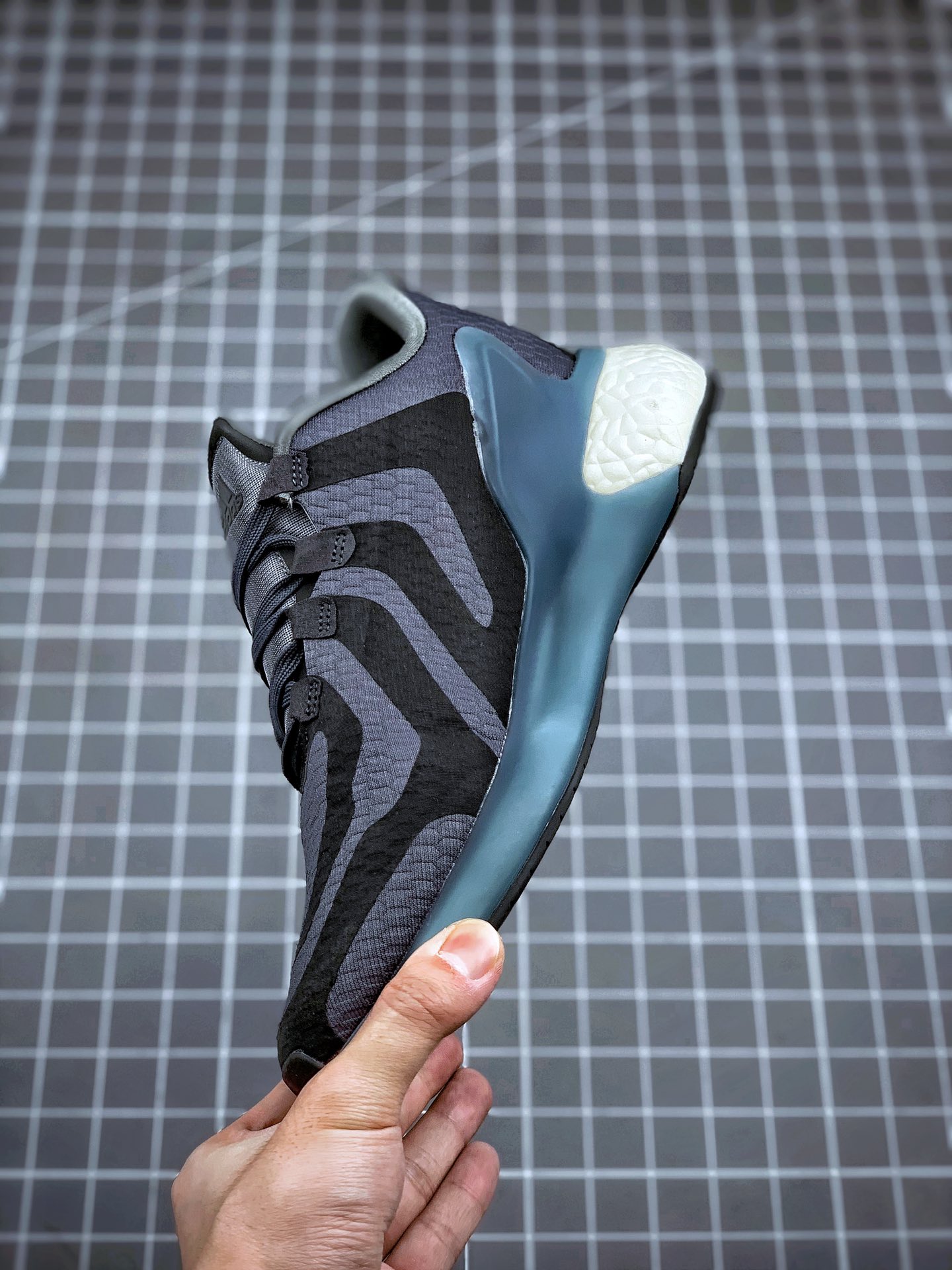 210 Adidas AlphaBounce FIT阿尔法11代 全新的Bouncetm中底与Forged Mesh 的相结合