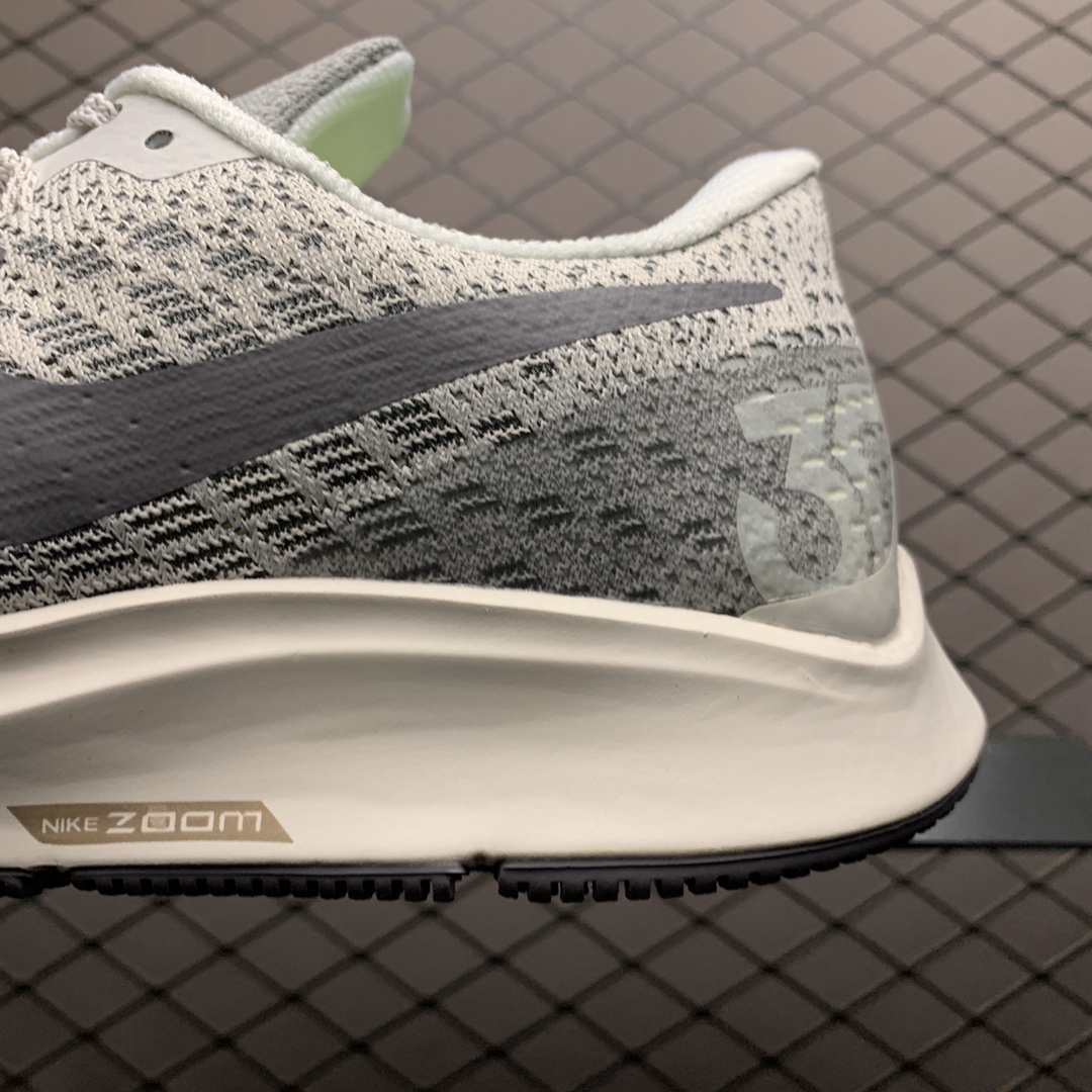 180 Nike Air Zoom Pegasus 35 登月35代 缓震透气跑步鞋 942851-004