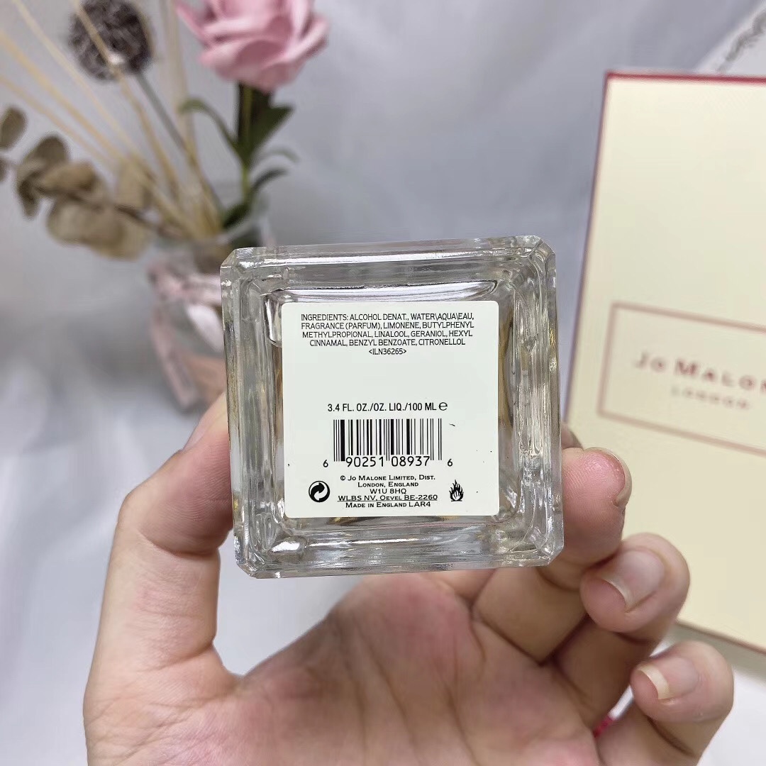 专柜品质/95💰100ml
专柜品质/75💰30ml
祖马龙新款 古典流苏大红英国梨香水100ml-30ml 两种规格到齐