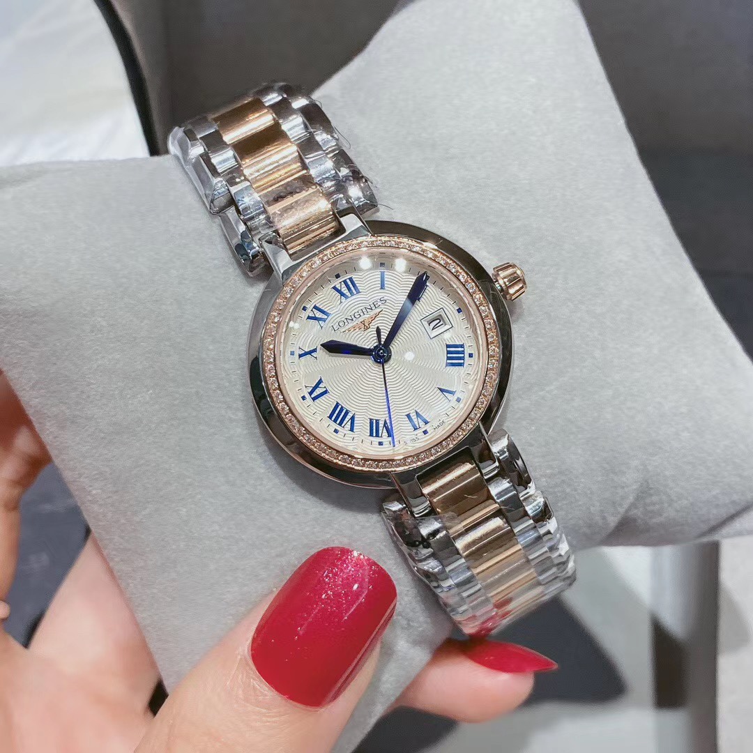 Longines 浪琴心月系列女士腕表，精钢圆形表壳，表径30mm，抗磨损合成双卜蓝宝石玻璃（数据同步 ），蓝钢指针