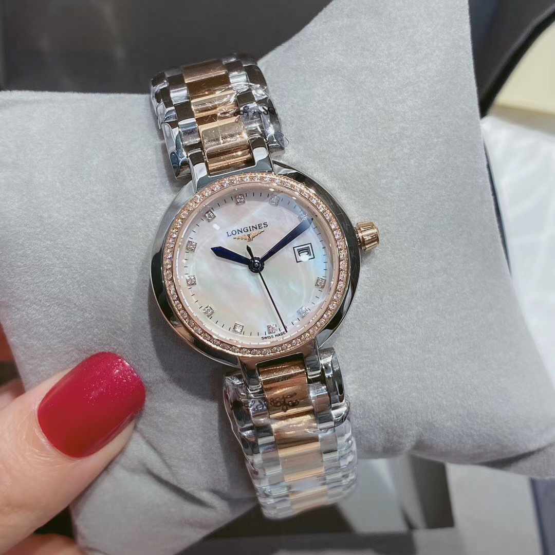 Longines 浪琴心月系列女士腕表，精钢圆形表壳，表径30mm，抗磨损合成双卜蓝宝石玻璃（数据同步 ），蓝钢指针