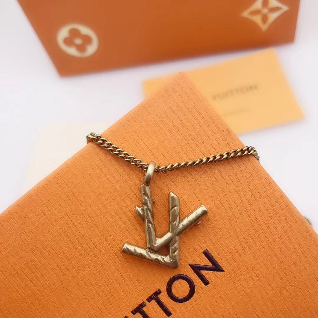 NO:584705,LV necklace, LV earrings, vintage letter necklace, LV necklace, louis vuitton, earrings, necklace19860909LV项链 Lv耳环 复古字母项链,Lv项链,louis vuitton,earrings,necklace,Jewelry