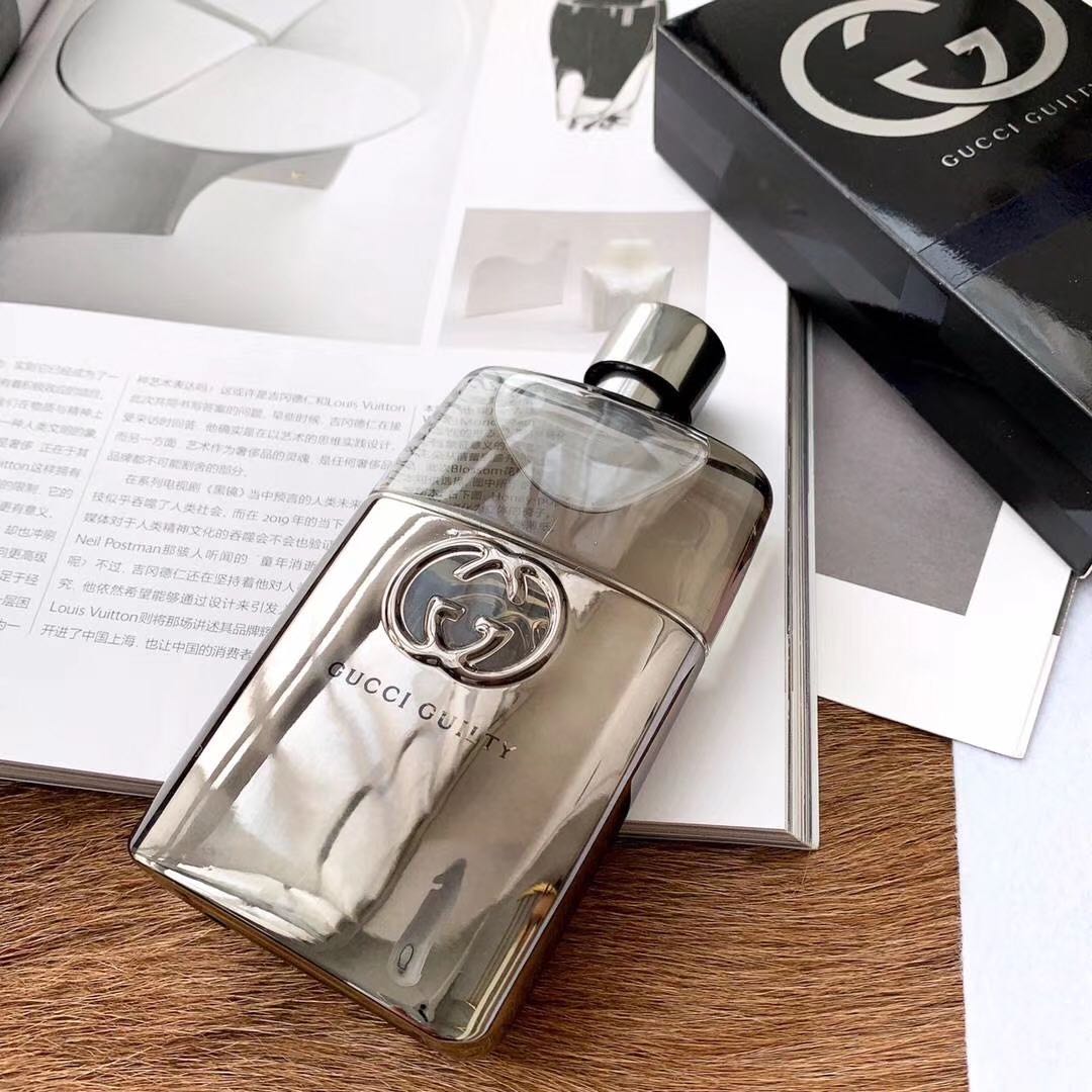 80💰古驰 罪爱（原罪）男士香水90ml
Gucci Guilty Pour Homme, 2011

香调：芳香木质调
前调：粉红胡椒 柠檬
中调：橙花 薰衣草
后调：广藿香 雪松
属性：男香
标签：柑橘 薰衣草 木质 白花