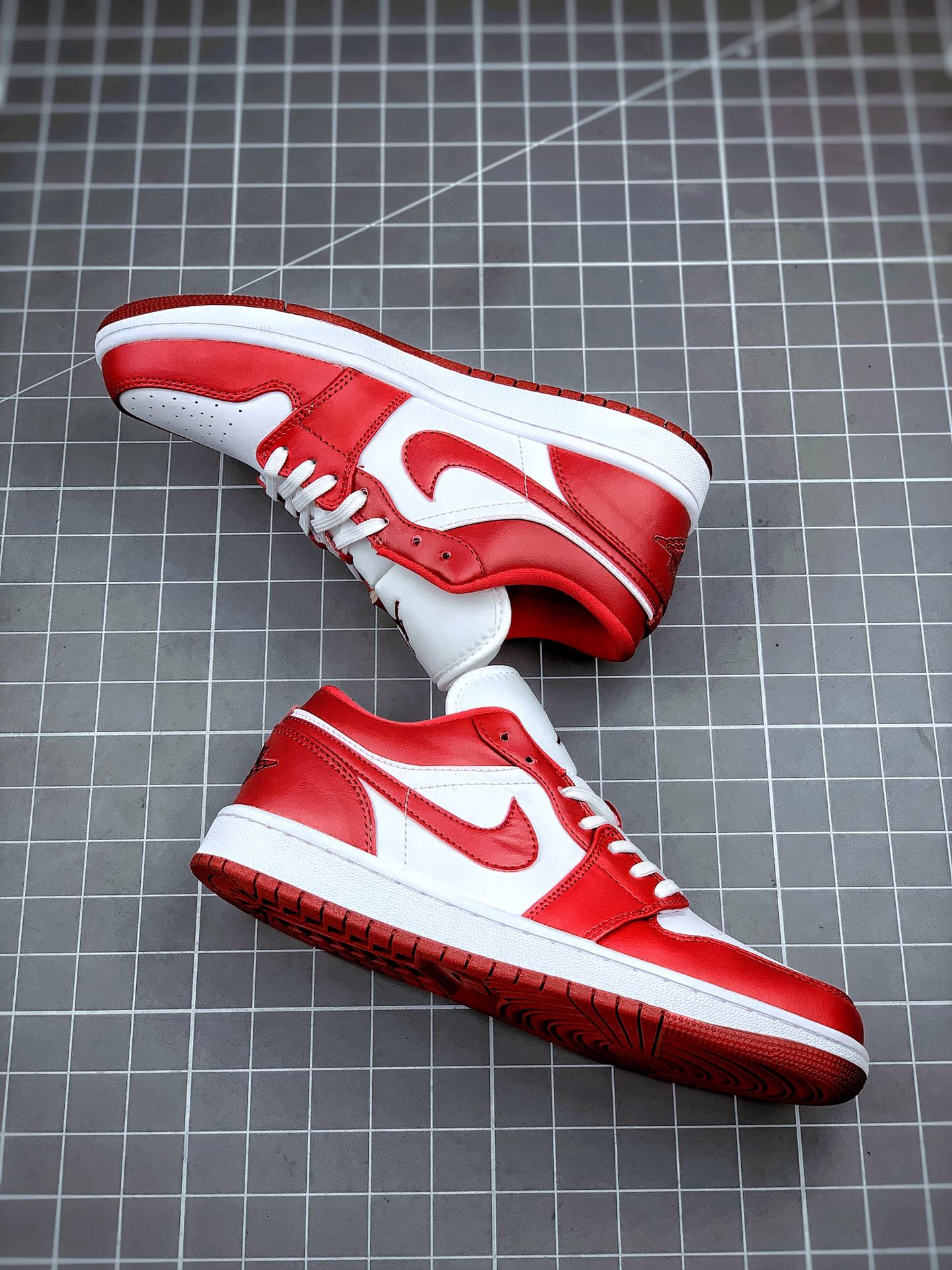 210 Air Jordan 1 Low 白红
