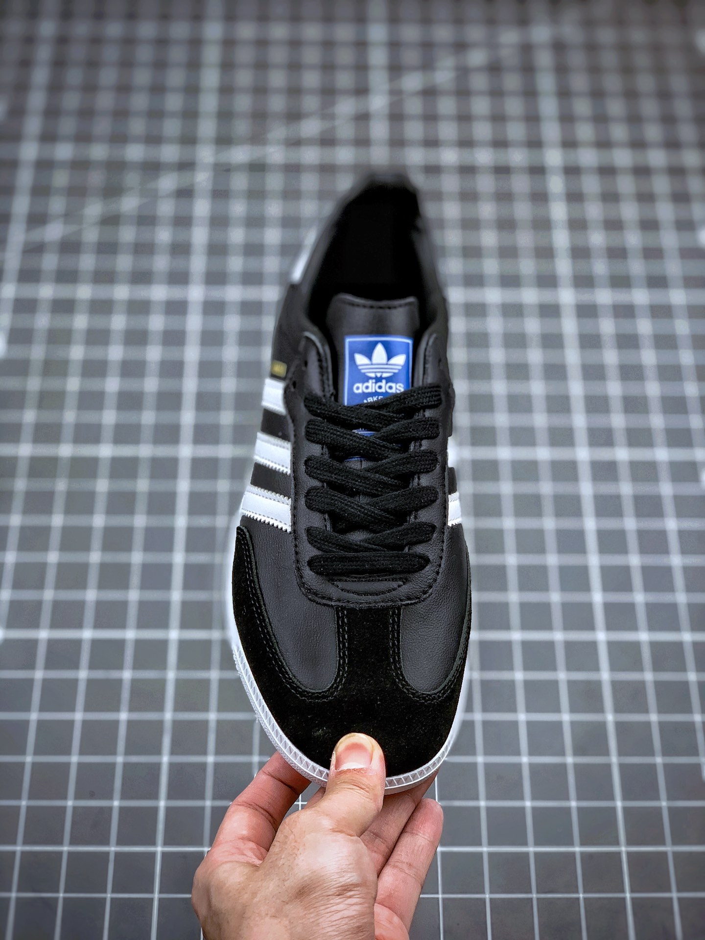 170 Adidas Samba OG Club 桑巴纪念日系列 黑白 平底室内足球风复古休跑鞋“黑白烫金”  货号：B75807