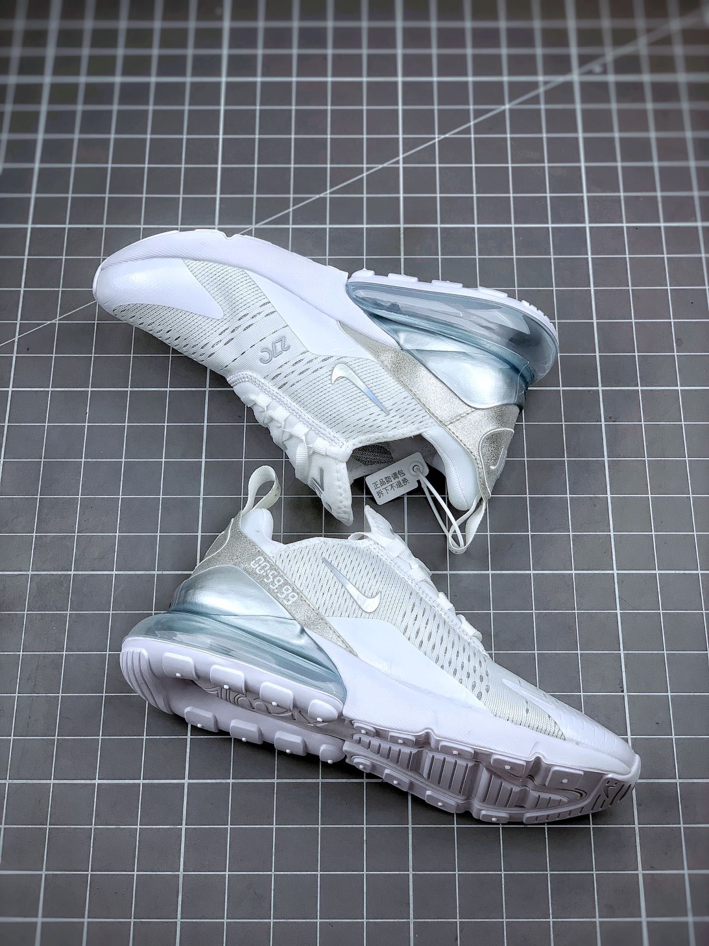 220 Air Max 270 白银镭射  货号：CD8497-100