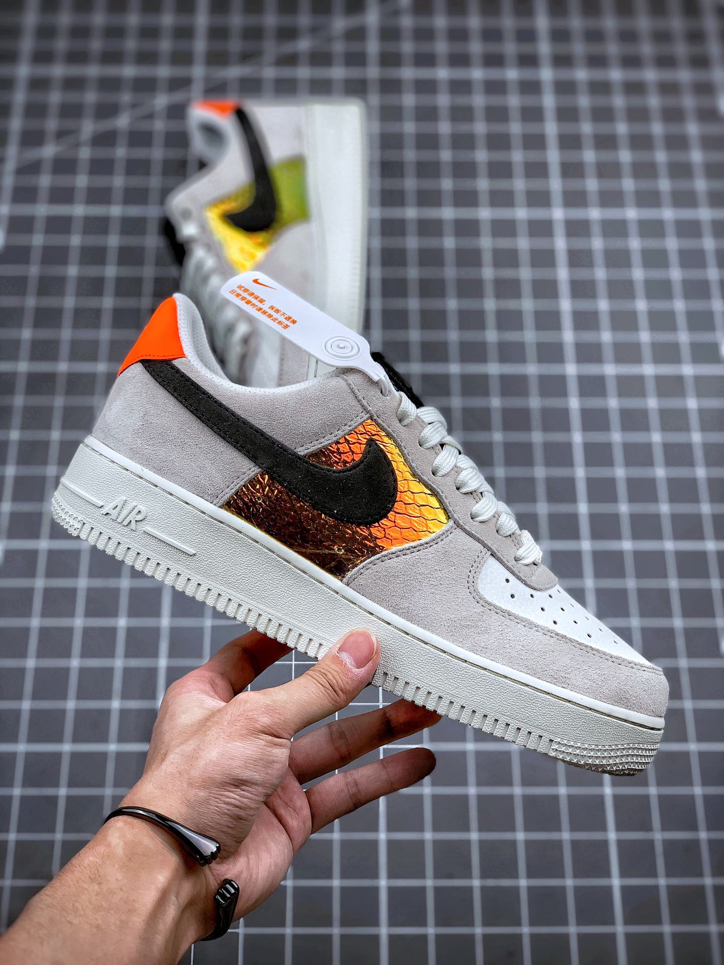 230 Air Force 1 “IridescentSnakeskin” 灰白全息蛇纹
