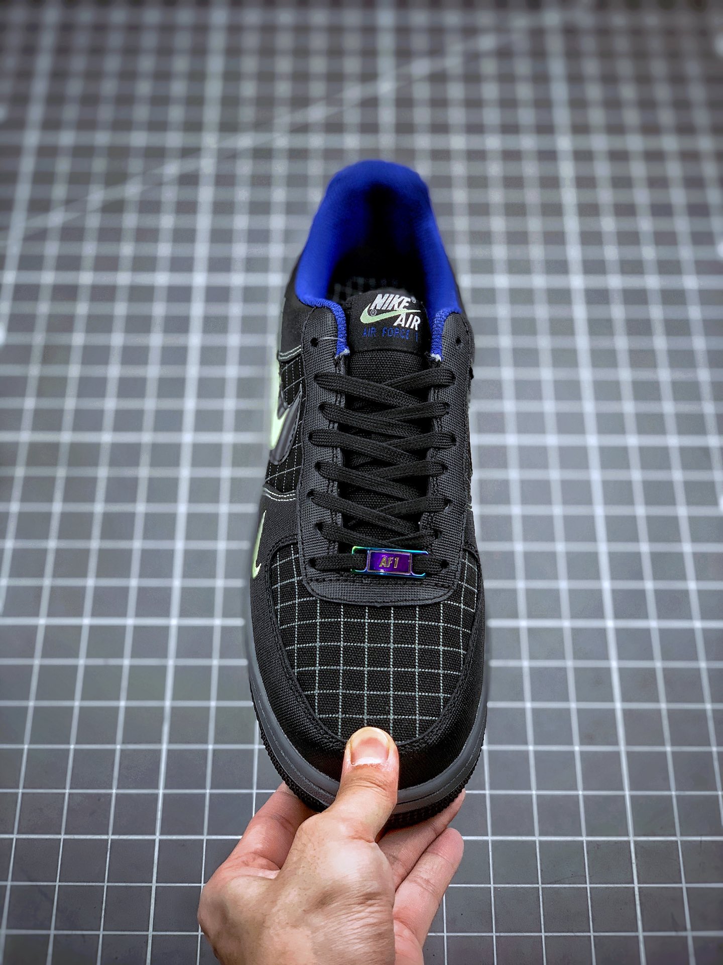 250 Air Force 1 ’ 07 暗影黑紫双钩 官网同步发售