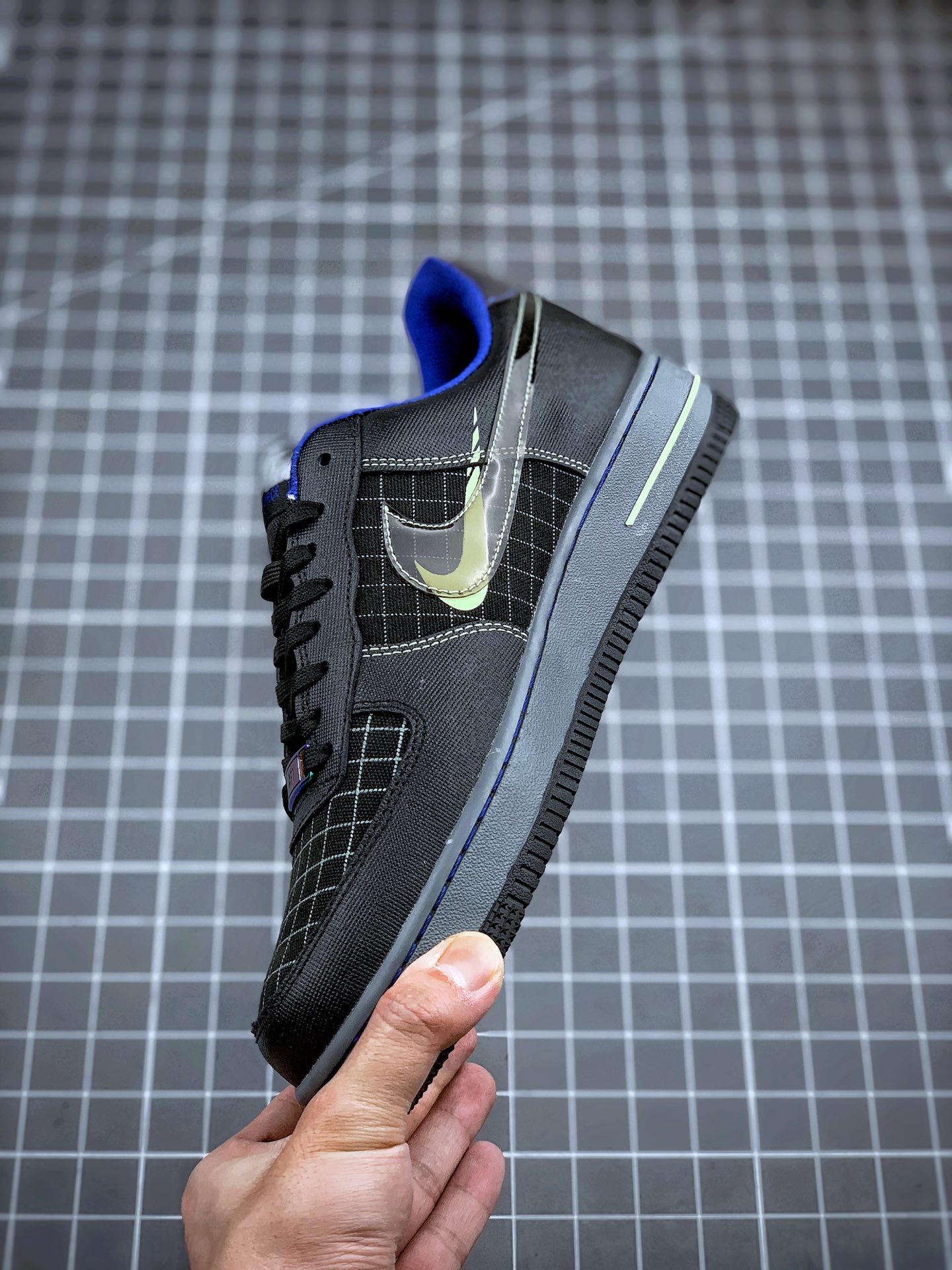 250 Air Force 1 ’ 07 暗影黑紫双钩 官网同步发售