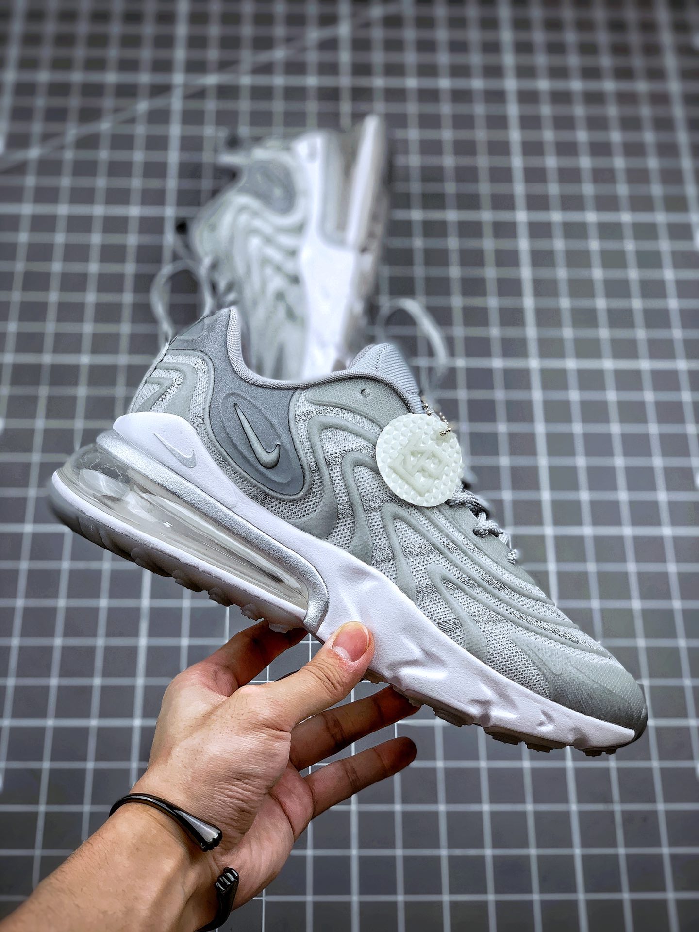 250 Air Max 270 React ENG  CD0118-600