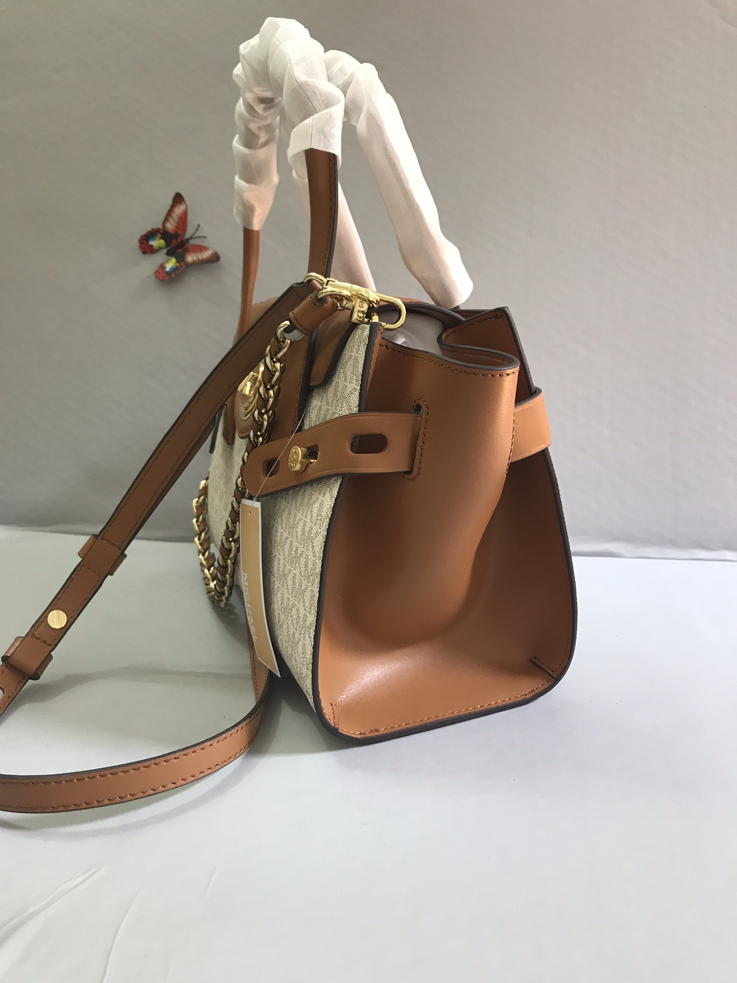 Michael Kors 耳朵包棕色拼白色