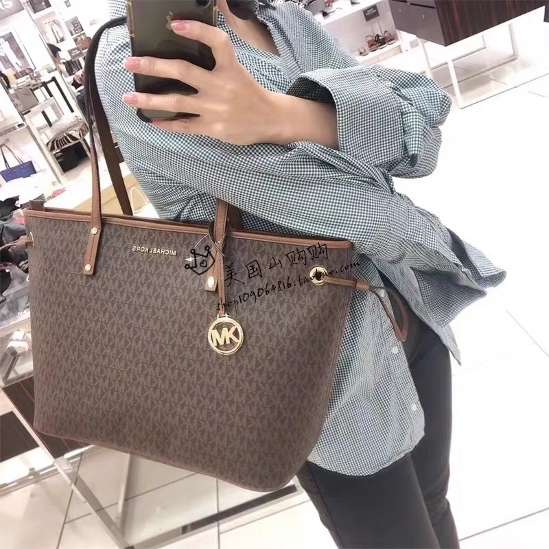 Michael Kors 新款购物袋小字母