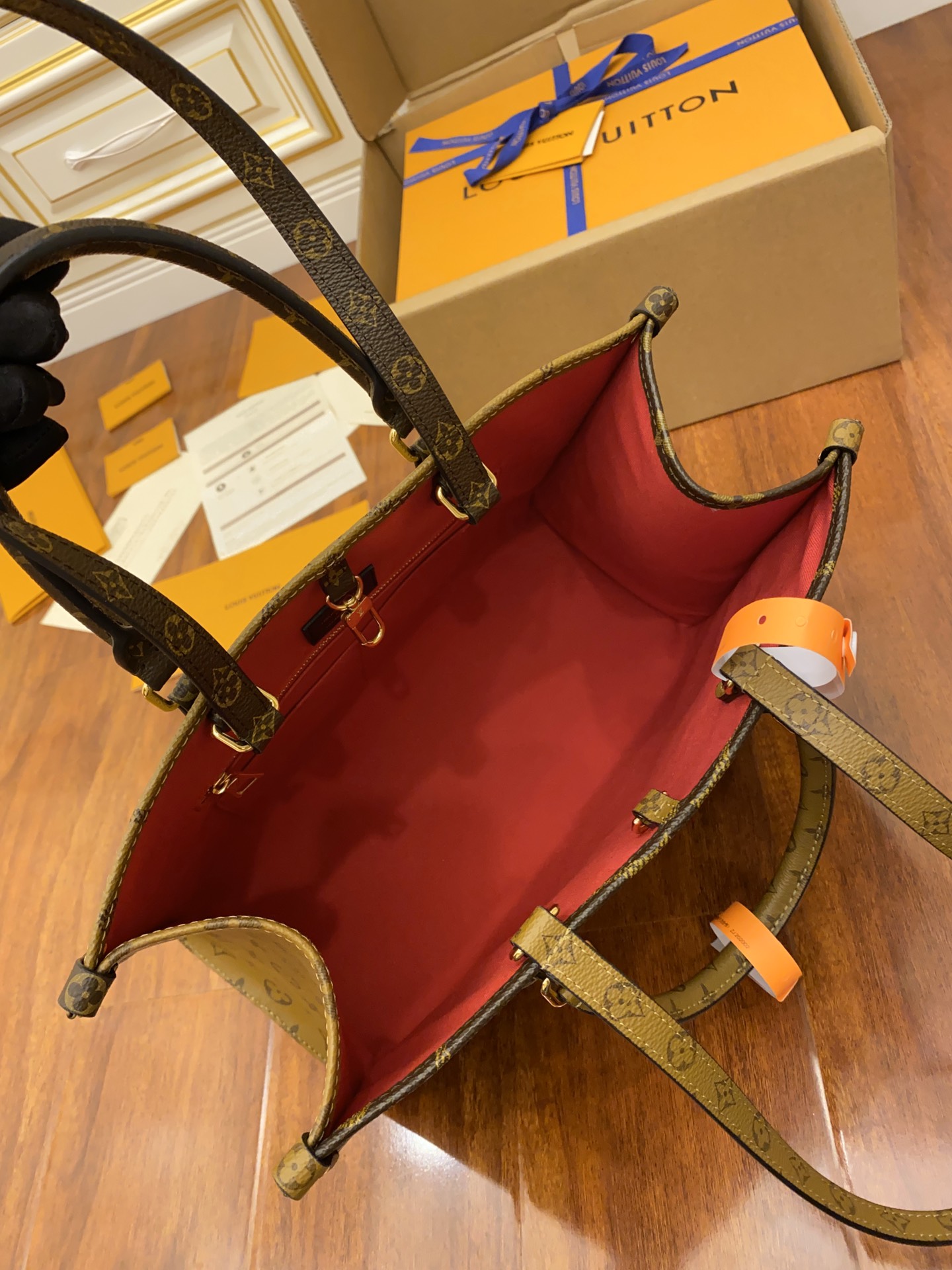 Louis Vuitton LV Onthego大花托特包 M44576 M45039