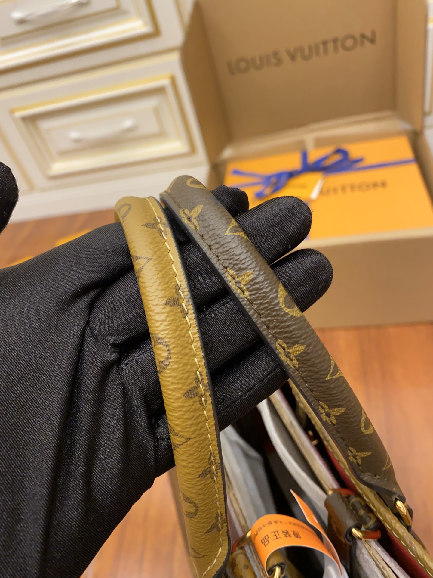 Louis Vuitton LV Onthego大花托特包 M44576 M45039