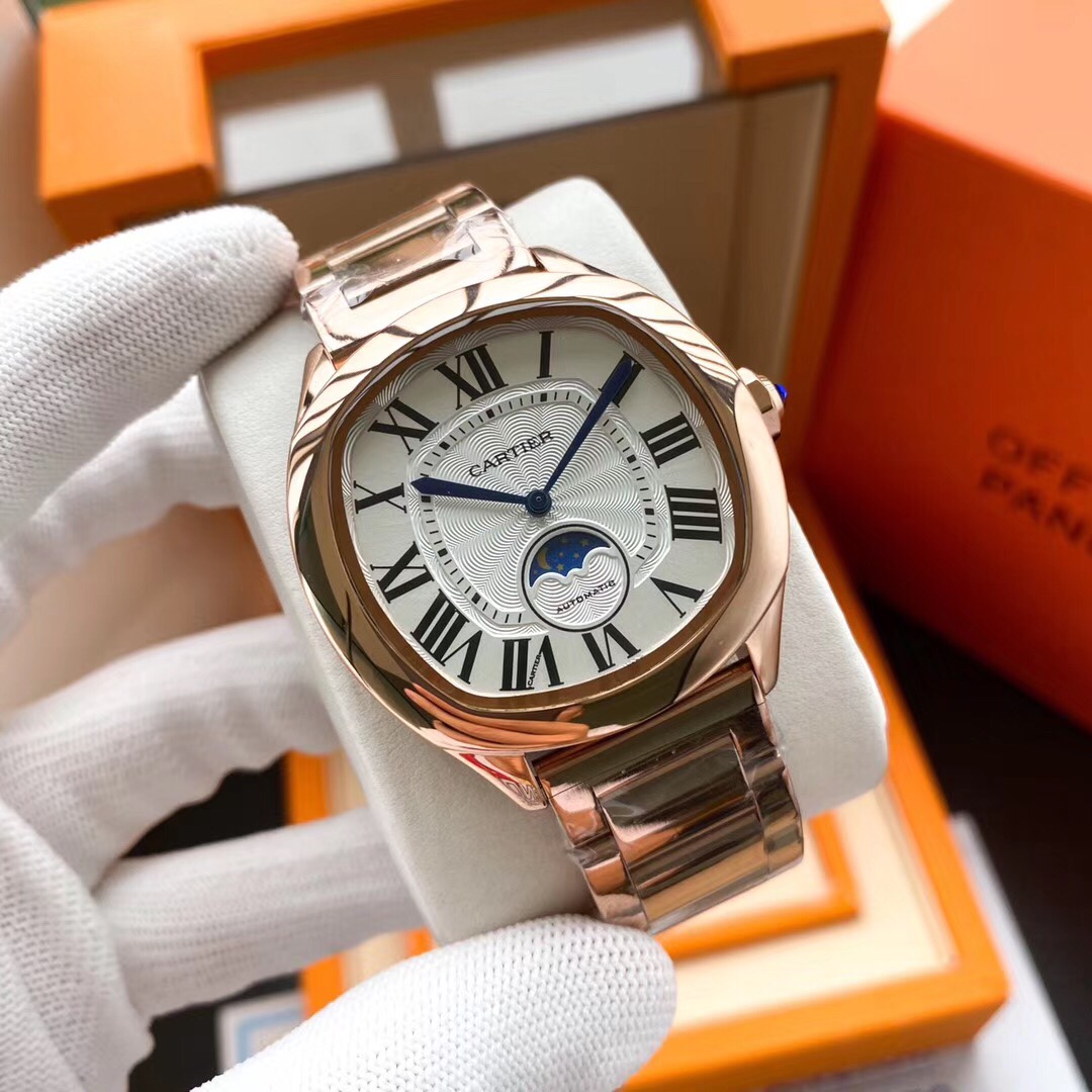 Cartier カードルシリーズ メンズ枕型腕時計 - ローマ刻度と真月相デザイン