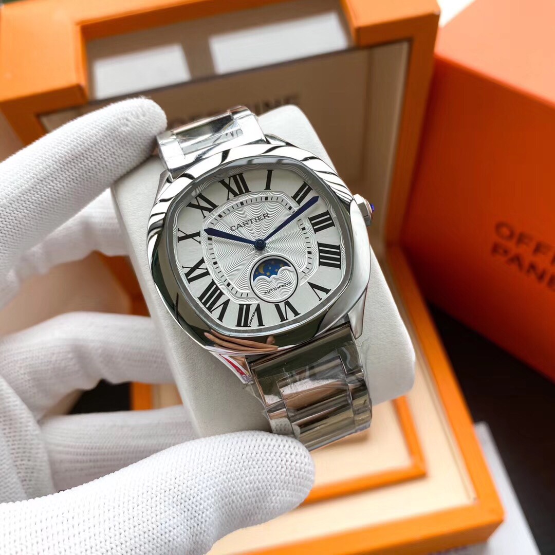 Cartier カードルシリーズ メンズ枕型腕時計 - ローマ刻度と真月相デザイン