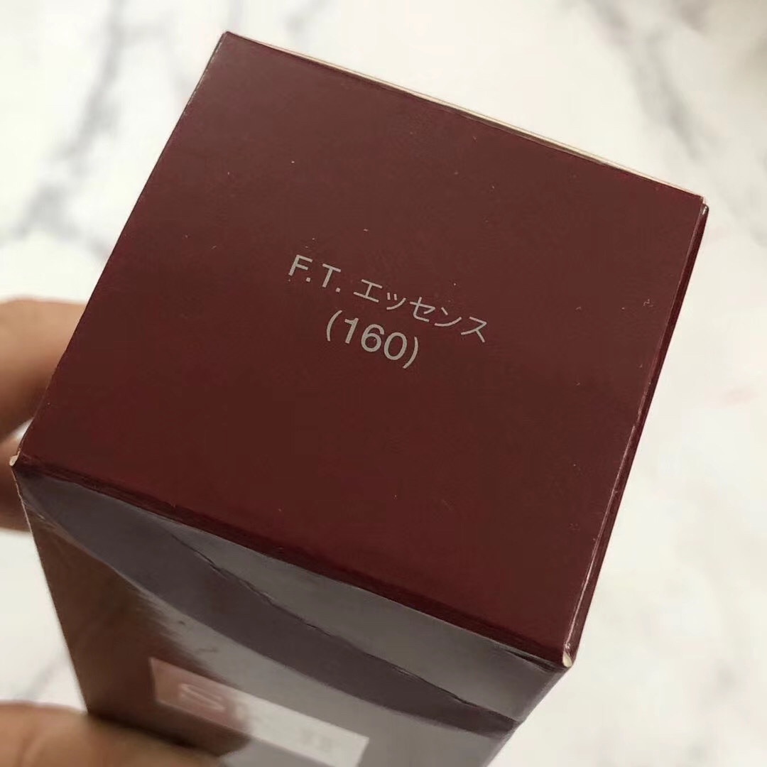 专柜品质/30💰包邮
SKii神仙水160ml如果你没有用过神仙水，就等于没有用过SKII。“28年，承诺不变；28天，肌肤焕变”。皮肤细腻度和通透度都可以看到改善。谁用谁知道‼️sk2神仙水，适合所有肤质，整瓶含高达90.7%的SK-II 特有的Pitera®精华神奇修护力量让脸上的问题奇迹般渐渐淡化，肌肤越变越细致。