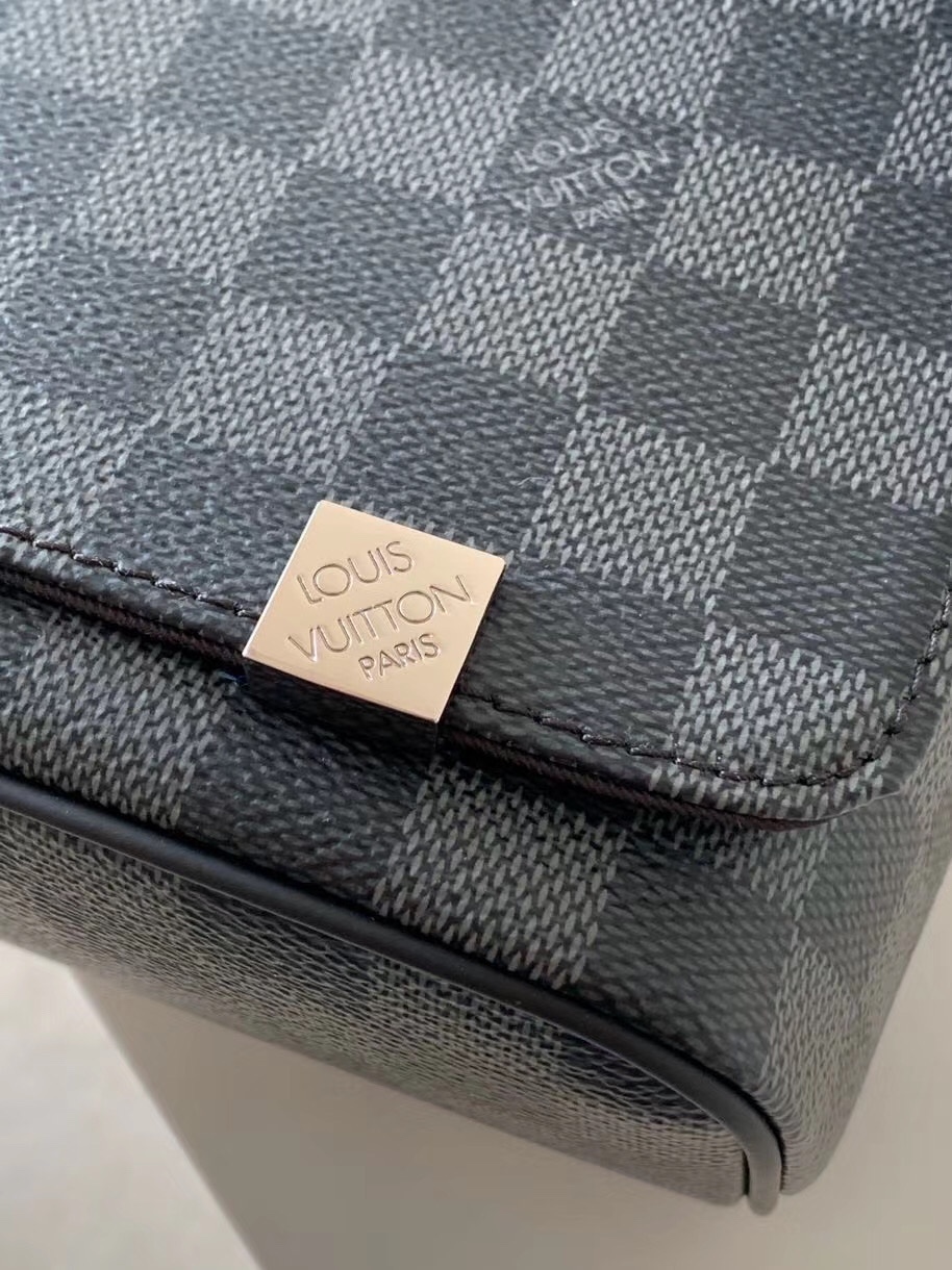 路易威登 Louis Vuitton 高定典藏名品高定成衣时装外套连衣裙衬衫T恤 #2389573A 4