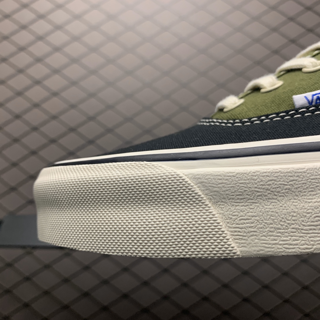 160 Vans 万斯 Authentic 低帮硫化休闲板鞋
