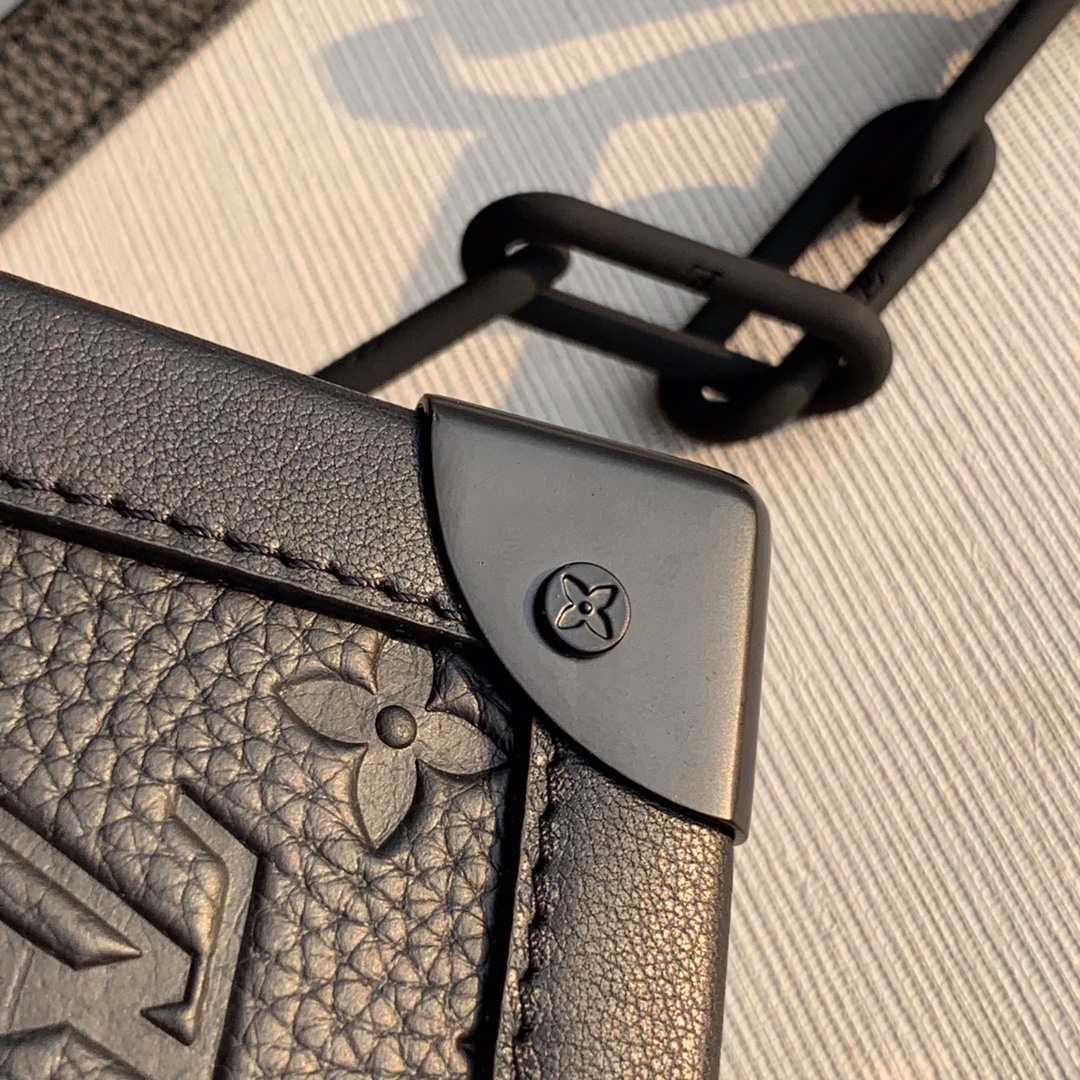 Louis Vuitton LV Soft Trunk bag M55700