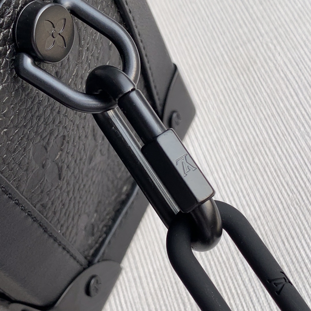 Louis Vuitton LV Soft Trunk bag M55700