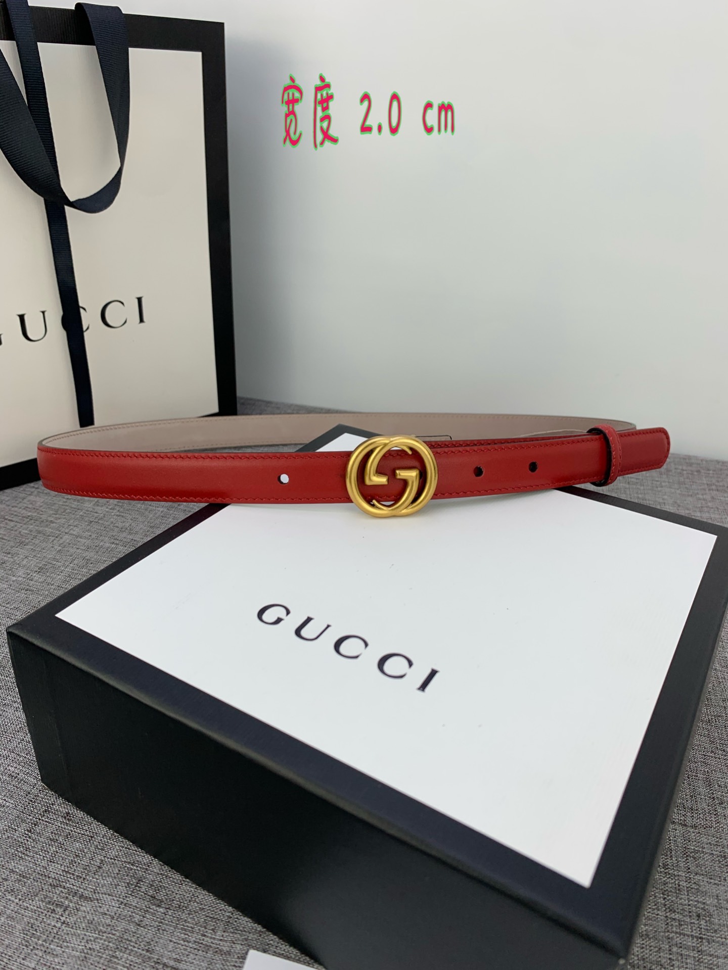 G U C C I 此细款腰带用采光头小层牛皮