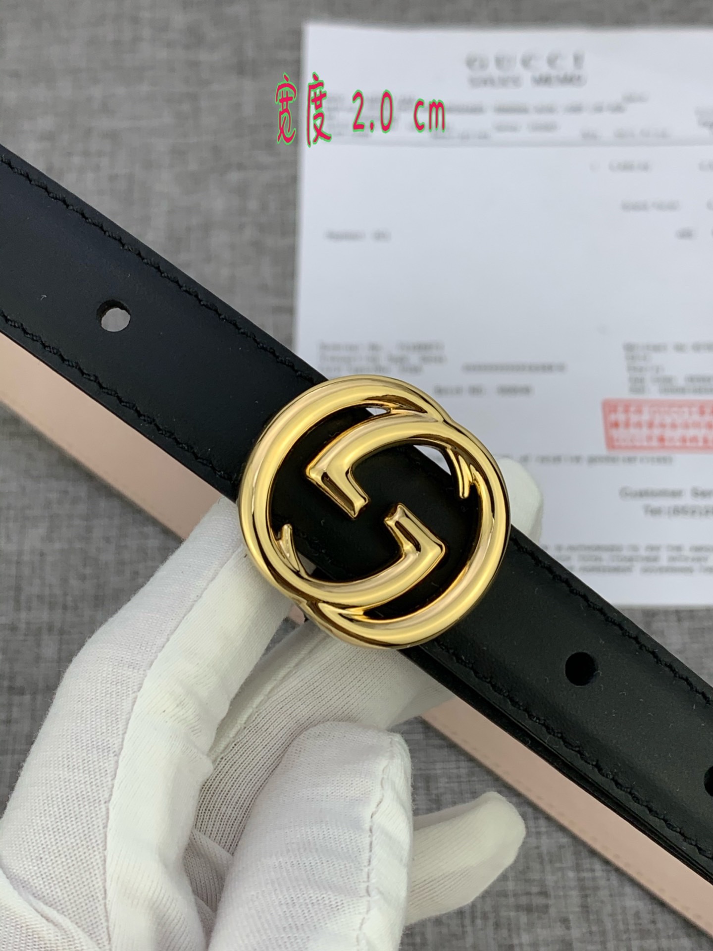 GUCCI此细款腰带用采光头小层牛皮精制而成配以双G带扣宽度2.0cm