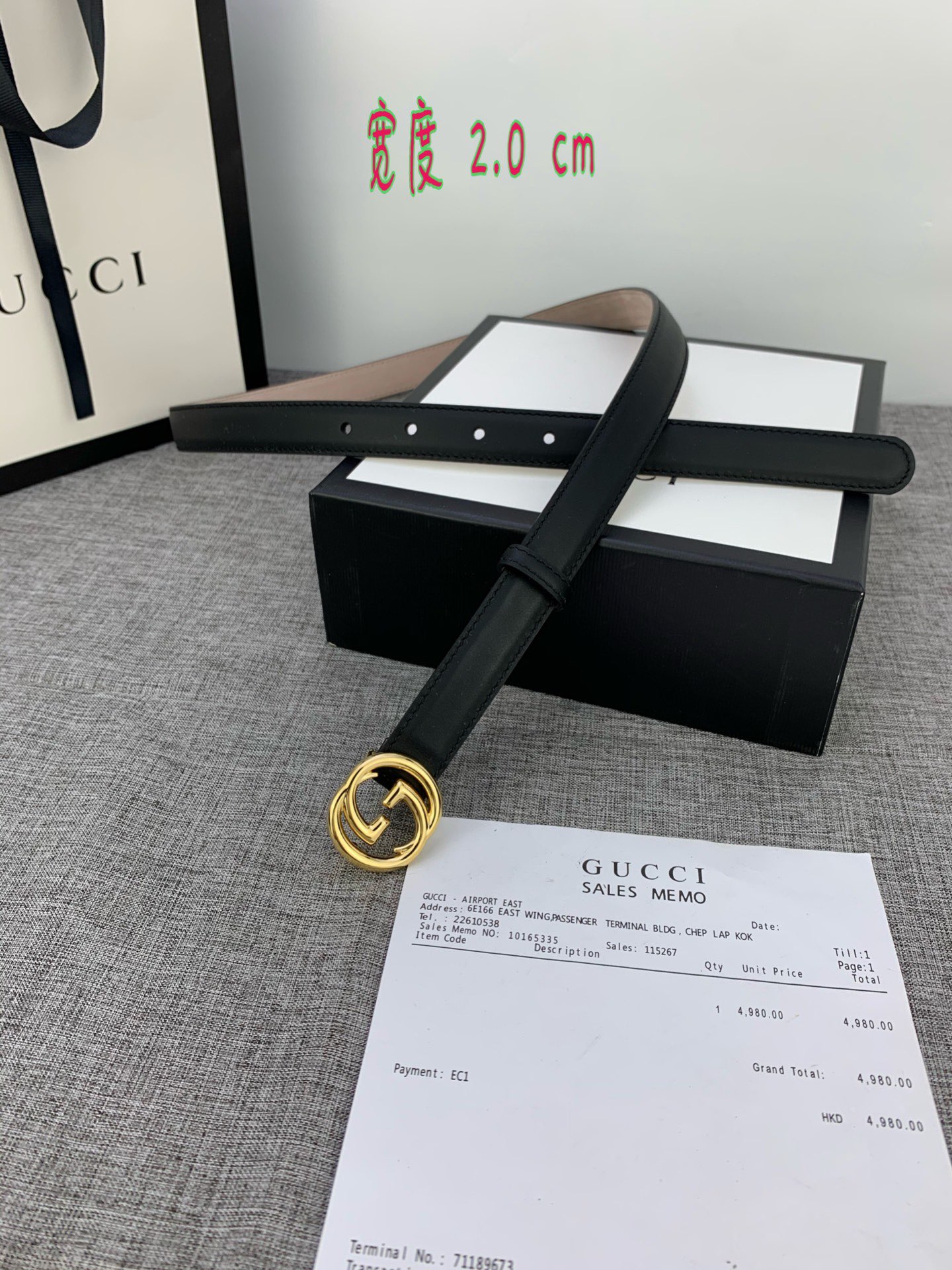 GUCCI此细款腰带用采光头小层牛皮精制而成配以双G带扣宽度2.0cm