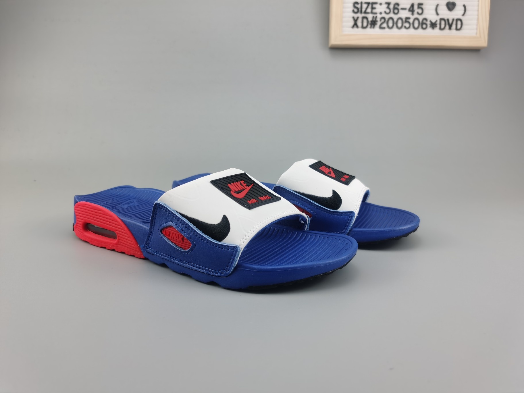 🈴️ ❗️主图集合图❗️
♨️价格：90
♨️码数：👉 如图所示👈 
♨️编码：XD#200506¥DVD
♨️简介：2020ss春‮新夏‬品，耐克Nike W Air Max 90 Slide"Black/White"90气垫系列休闲‮动运‬沙滩拖鞋“