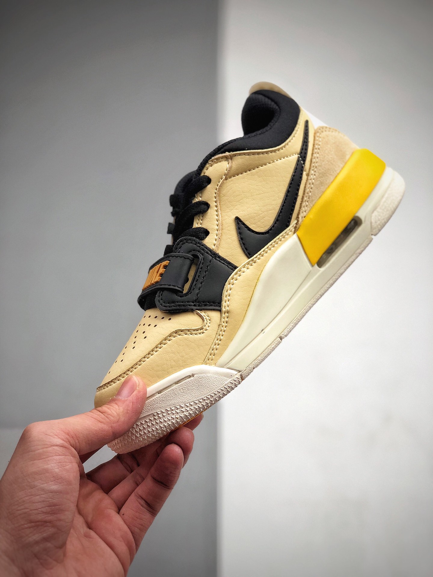 170 Don C 与 JordanBrand 联手推出 Jordan Legacy 312 low 白爆裂纹 CD9054-200