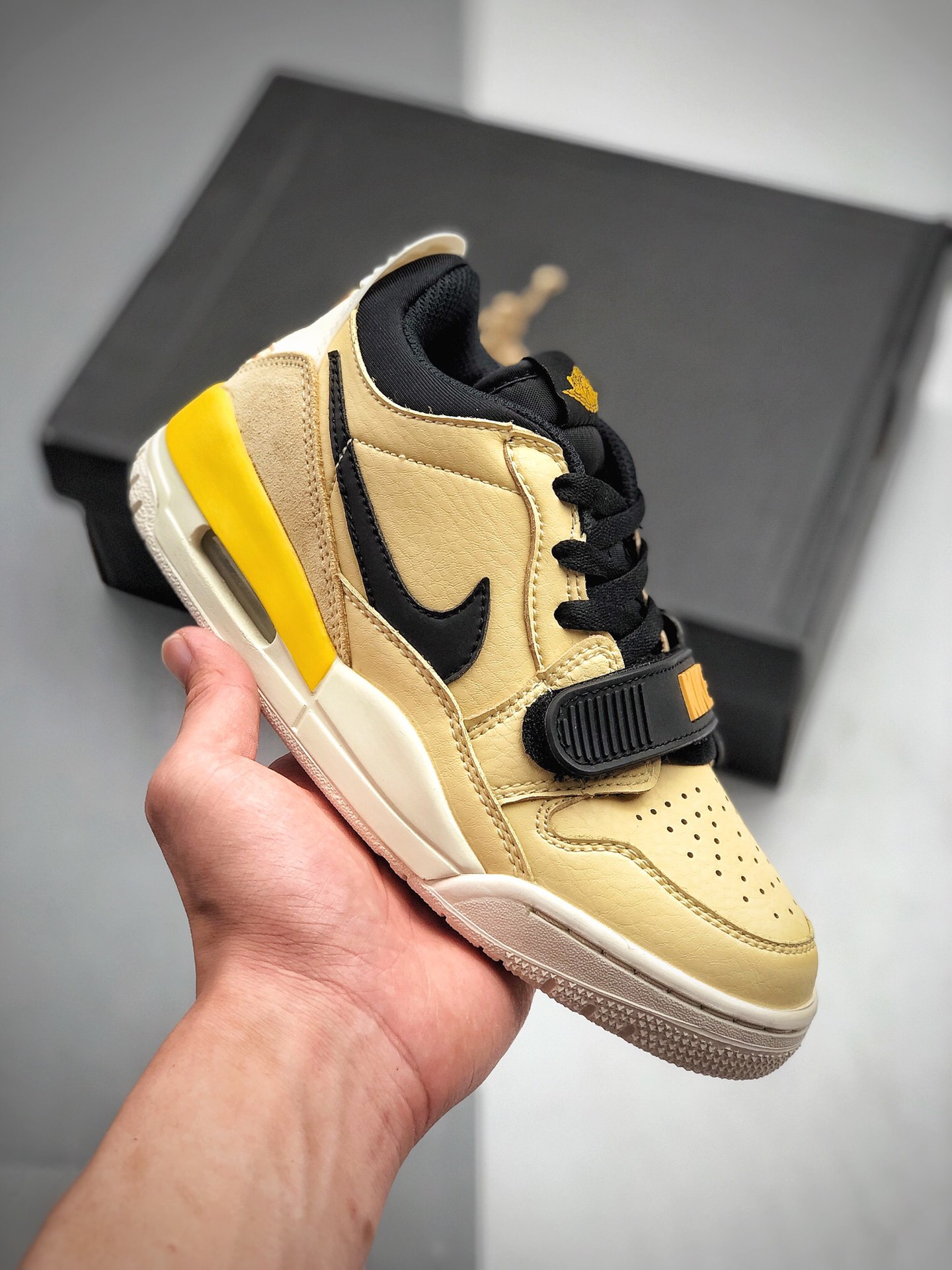 170 Don C 与 JordanBrand 联手推出 Jordan Legacy 312 low 白爆裂纹 CD9054-200