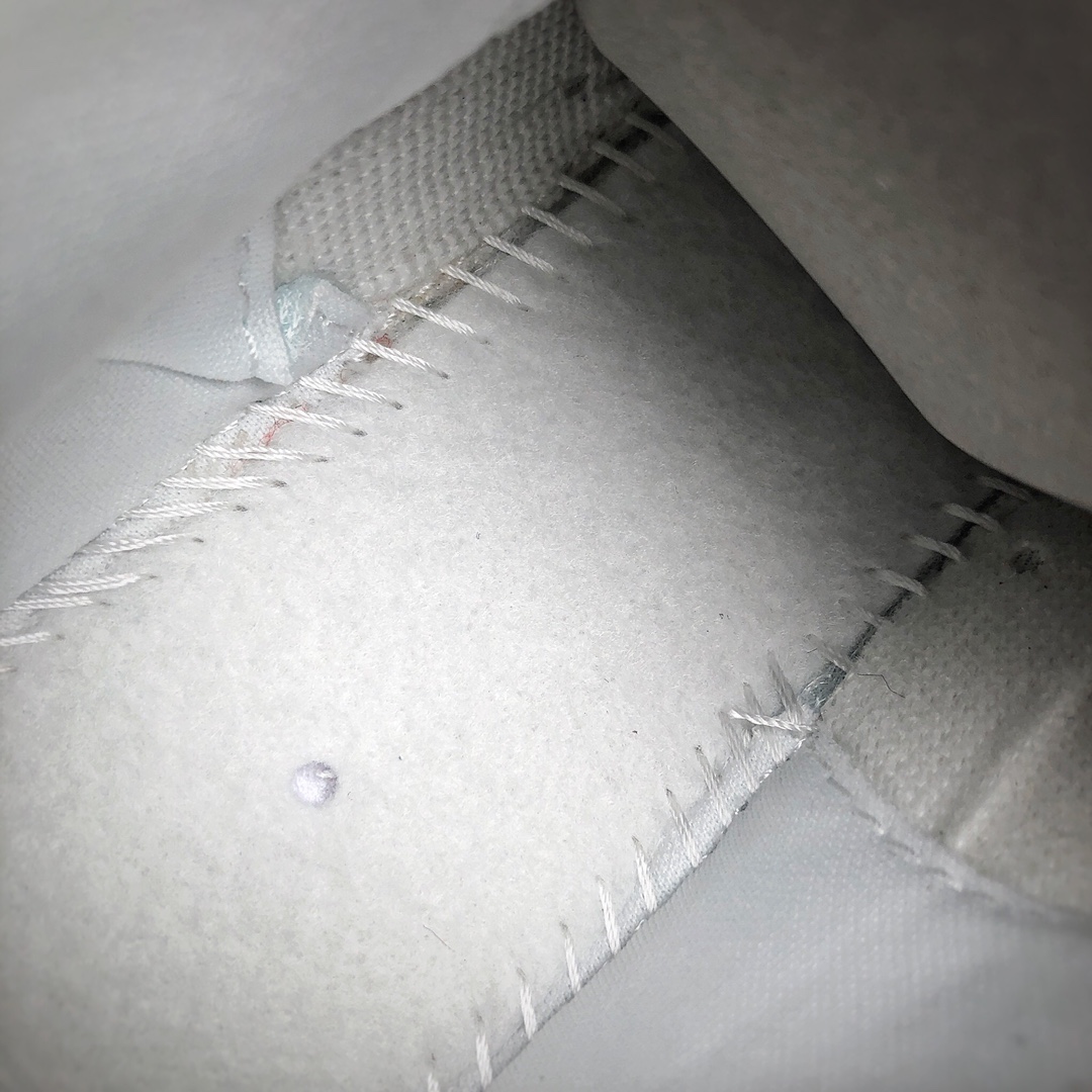 210 Nike Air Max 97 子弹复古全掌气垫休闲运动鞋  货号：CT4526-100