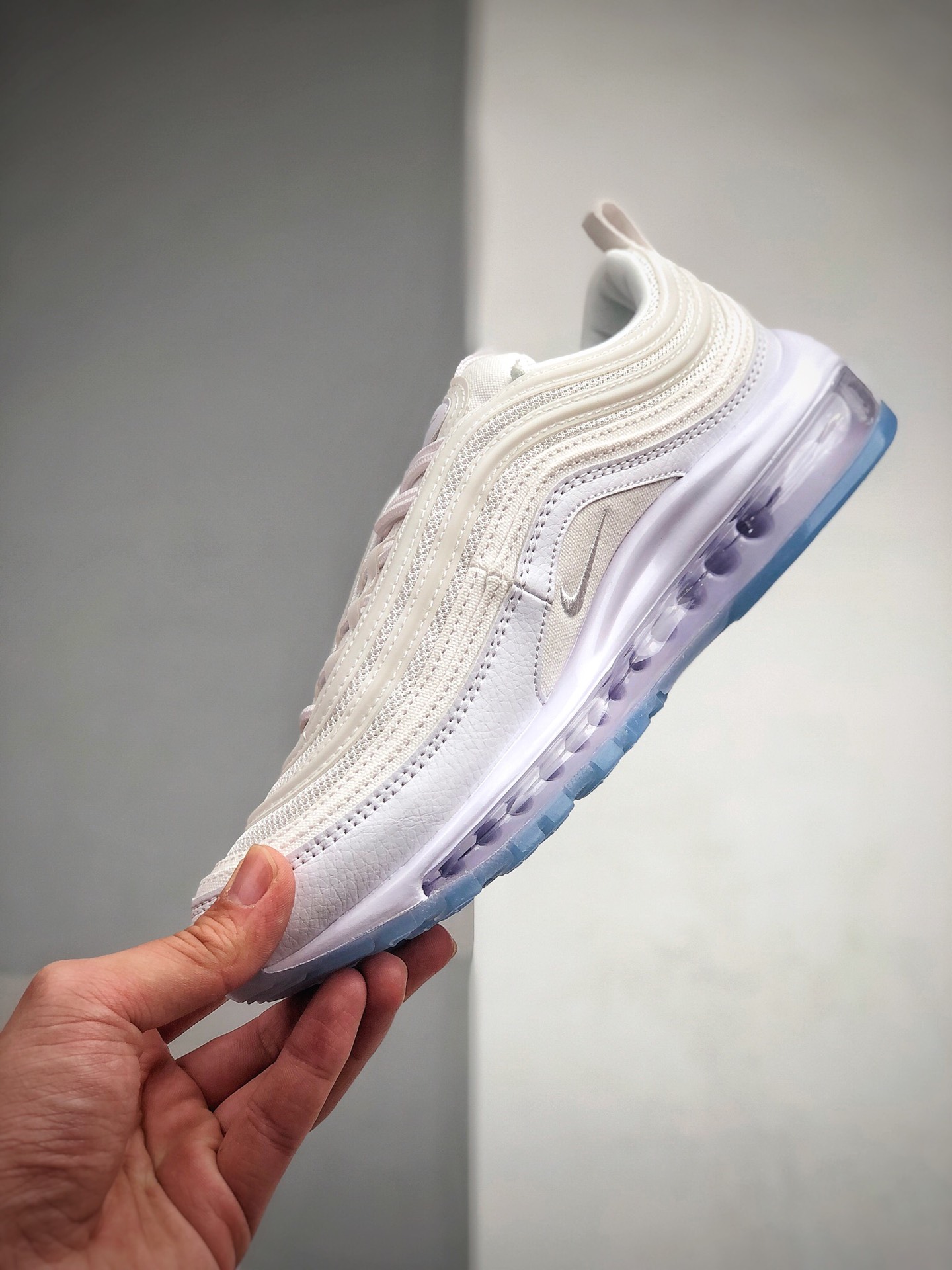 210 Nike Air Max 97 子弹复古全掌气垫休闲运动鞋  货号：CT4526-100