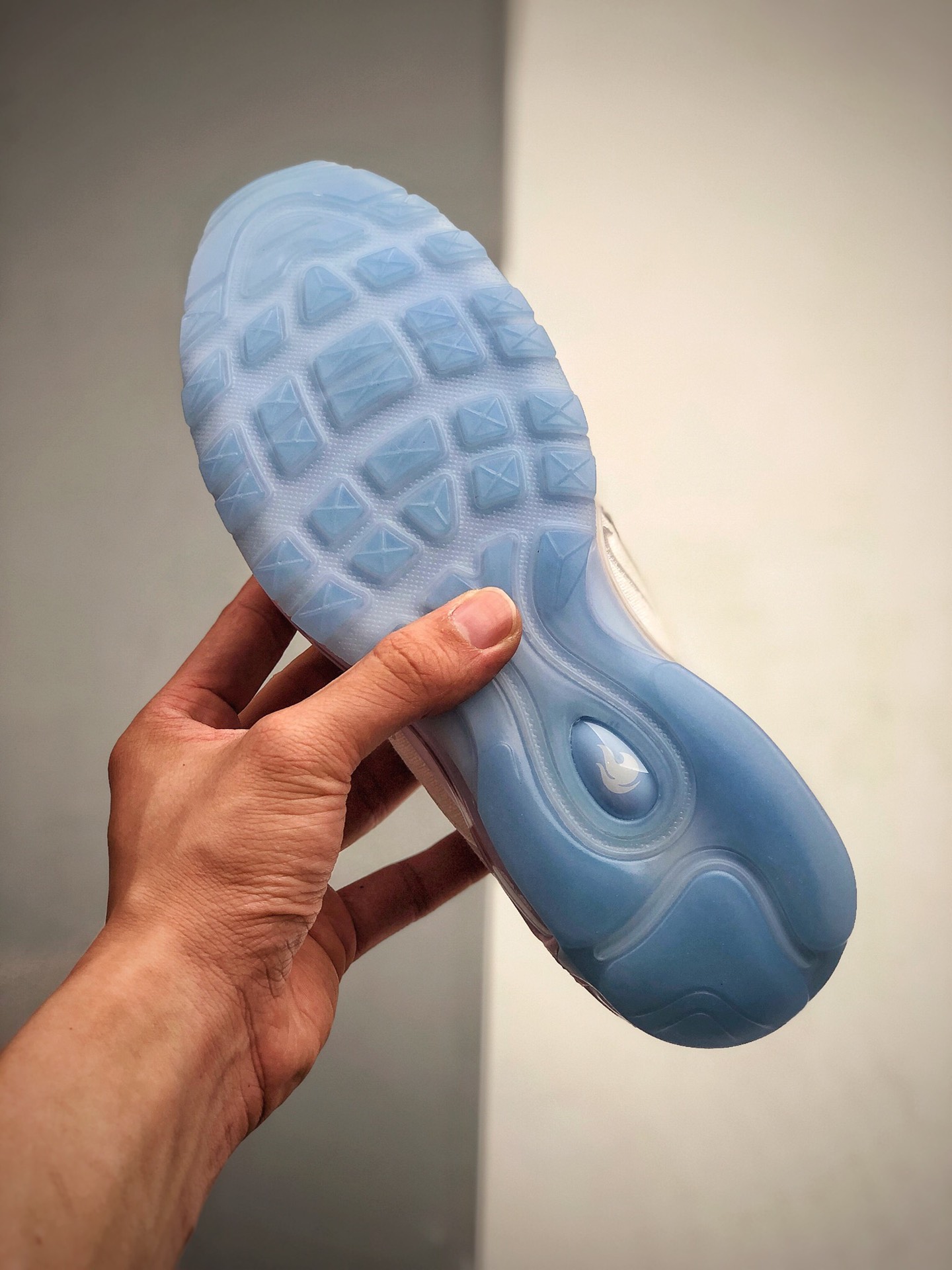 210 Nike Air Max 97 子弹复古全掌气垫休闲运动鞋  货号：CT4526-100