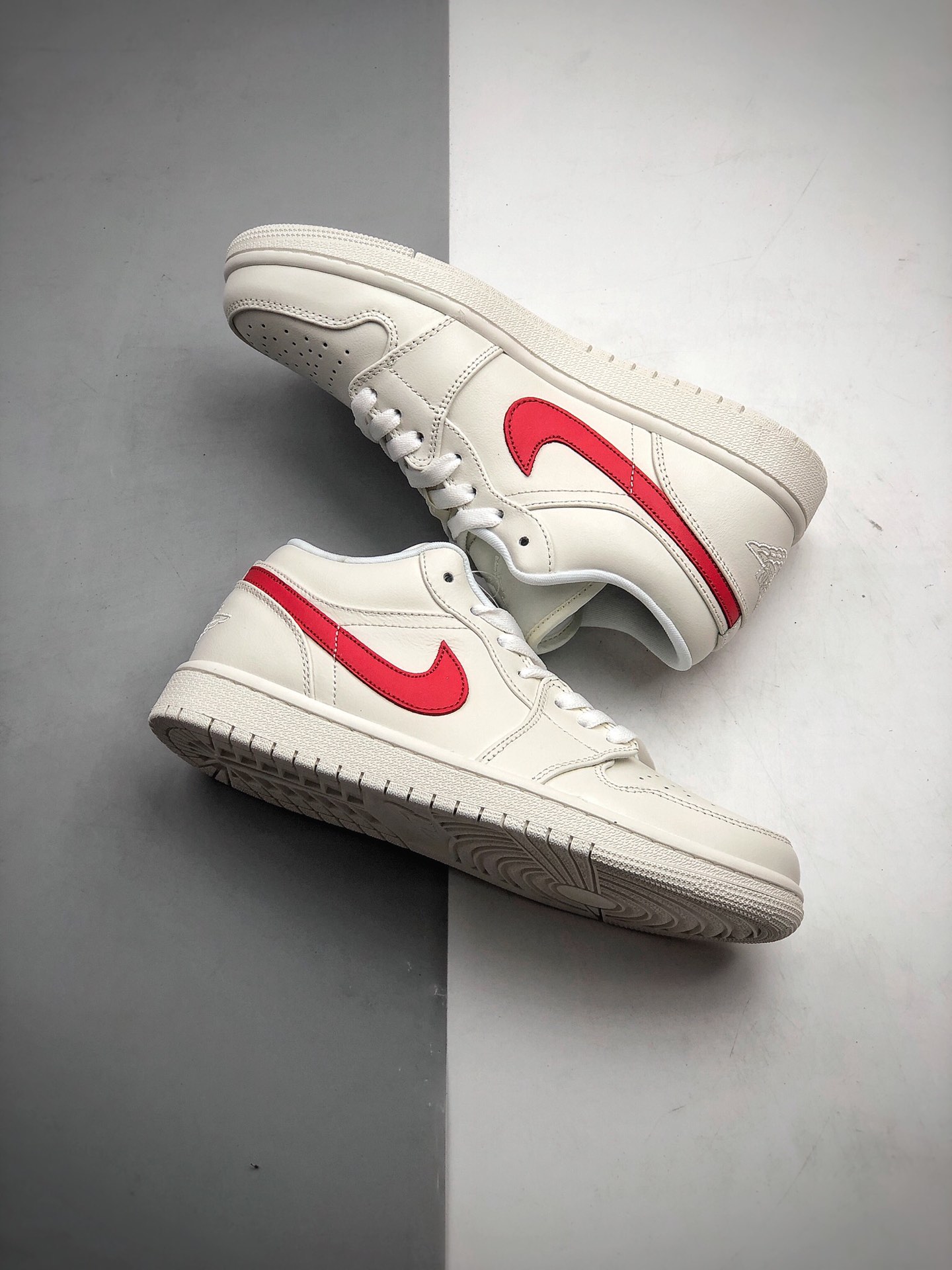 210 Jordan 1 Low“University Red”权志龙 奶白红 大学红  货号：AO9944-161