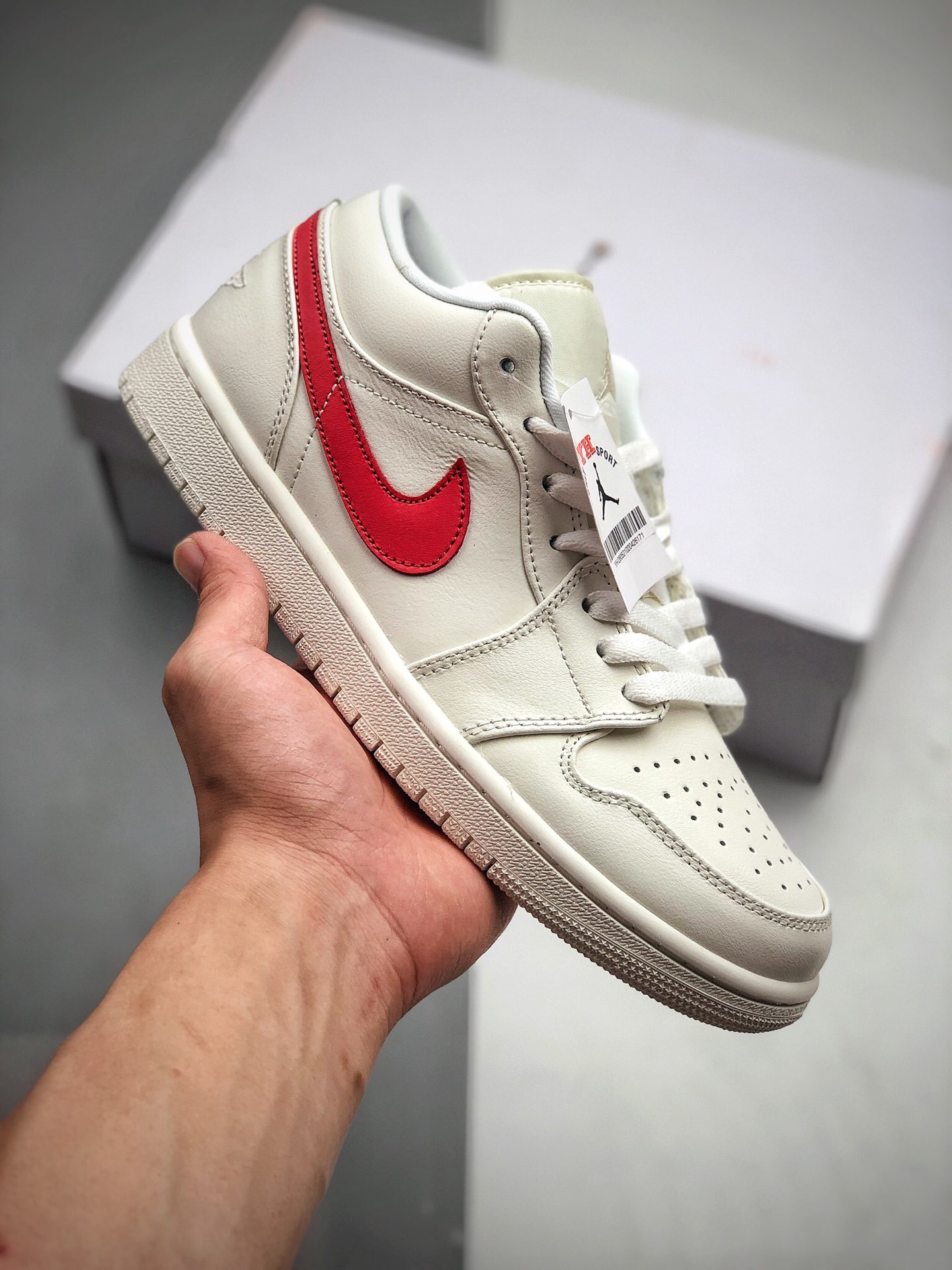 210 Jordan 1 Low“University Red”权志龙 奶白红 大学红  货号：AO9944-161