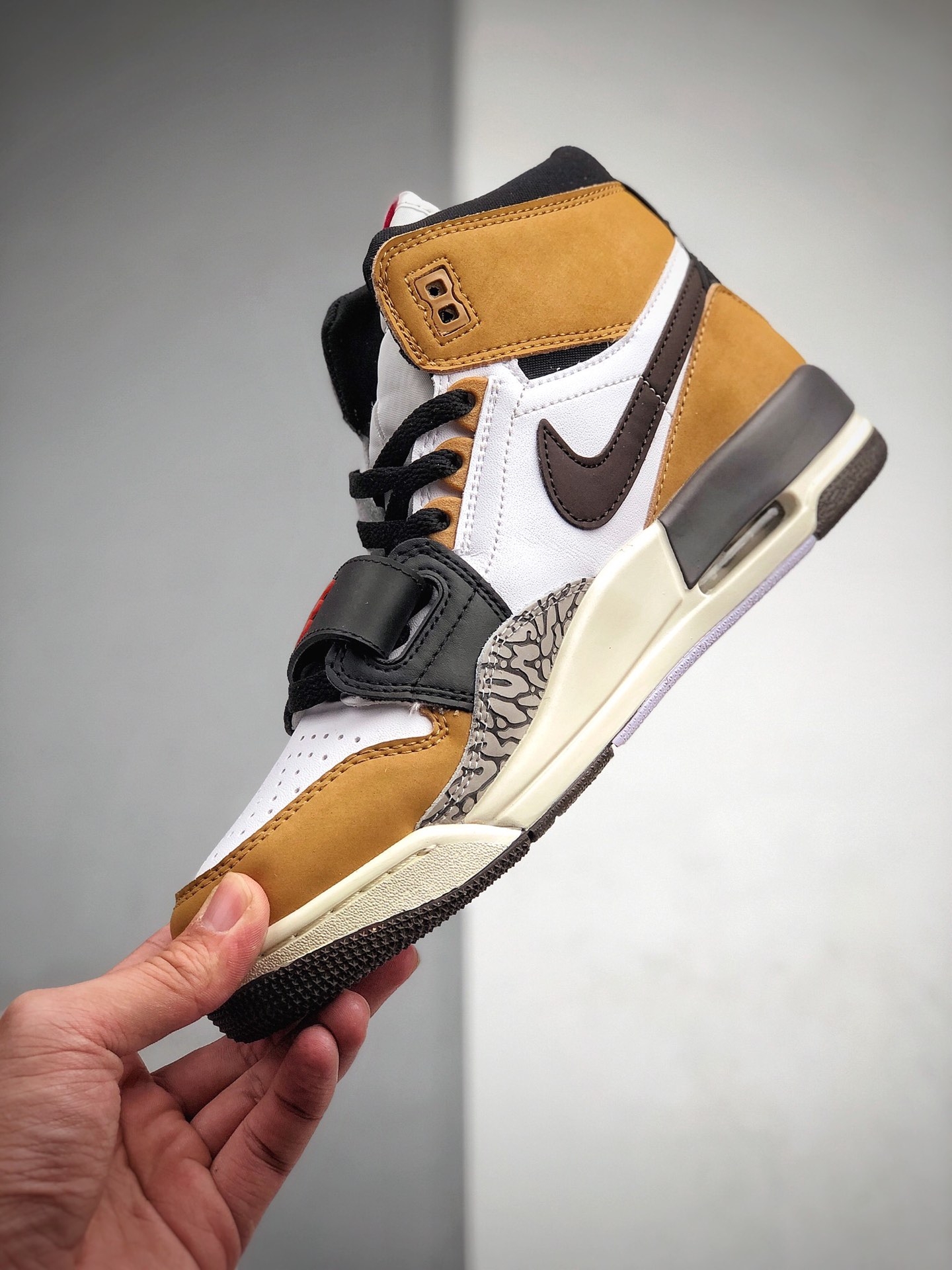 270 Air Jordan  Legacy 312 白棕 AT4040-102