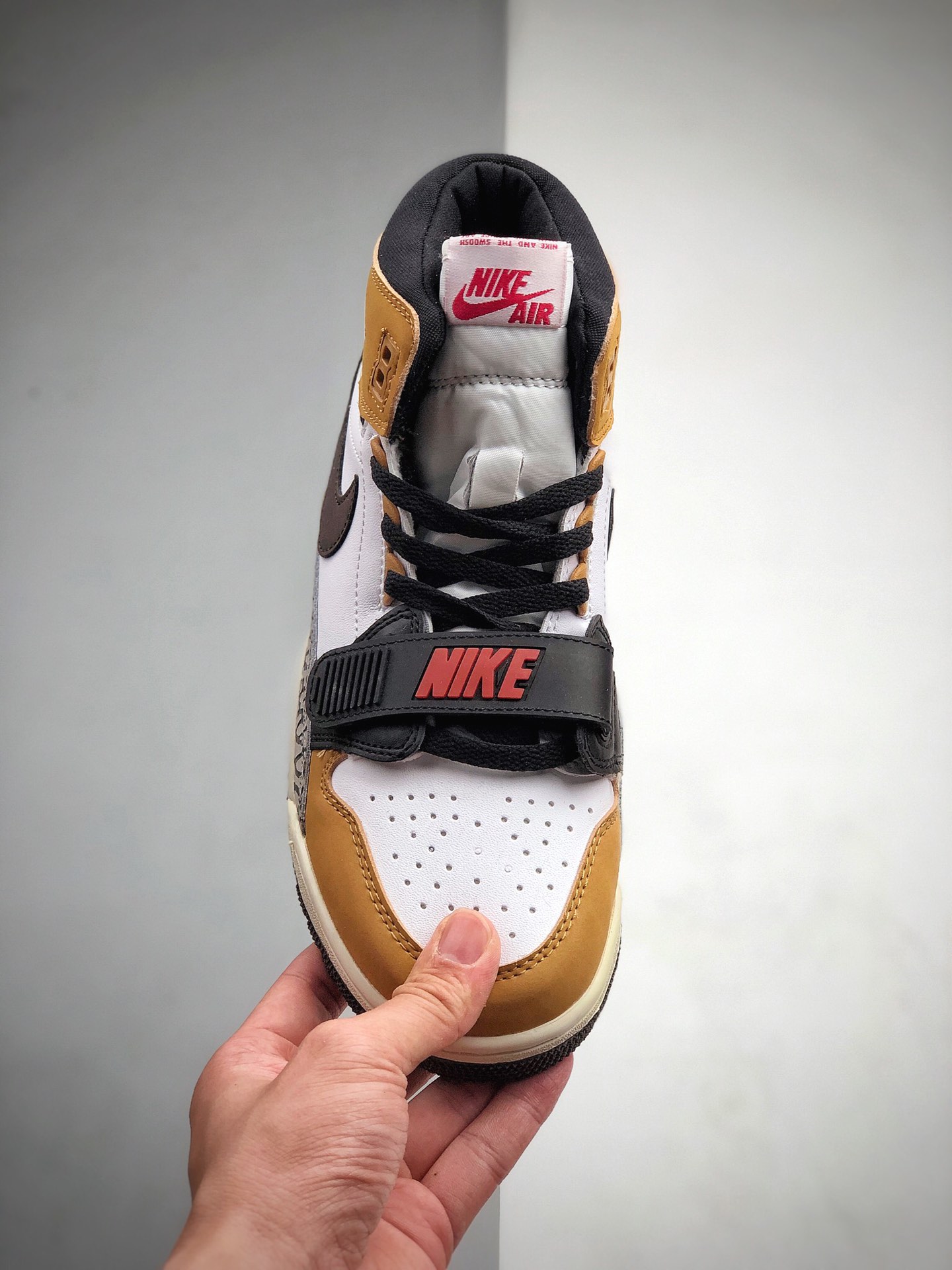 270 Air Jordan  Legacy 312 白棕 AT4040-102