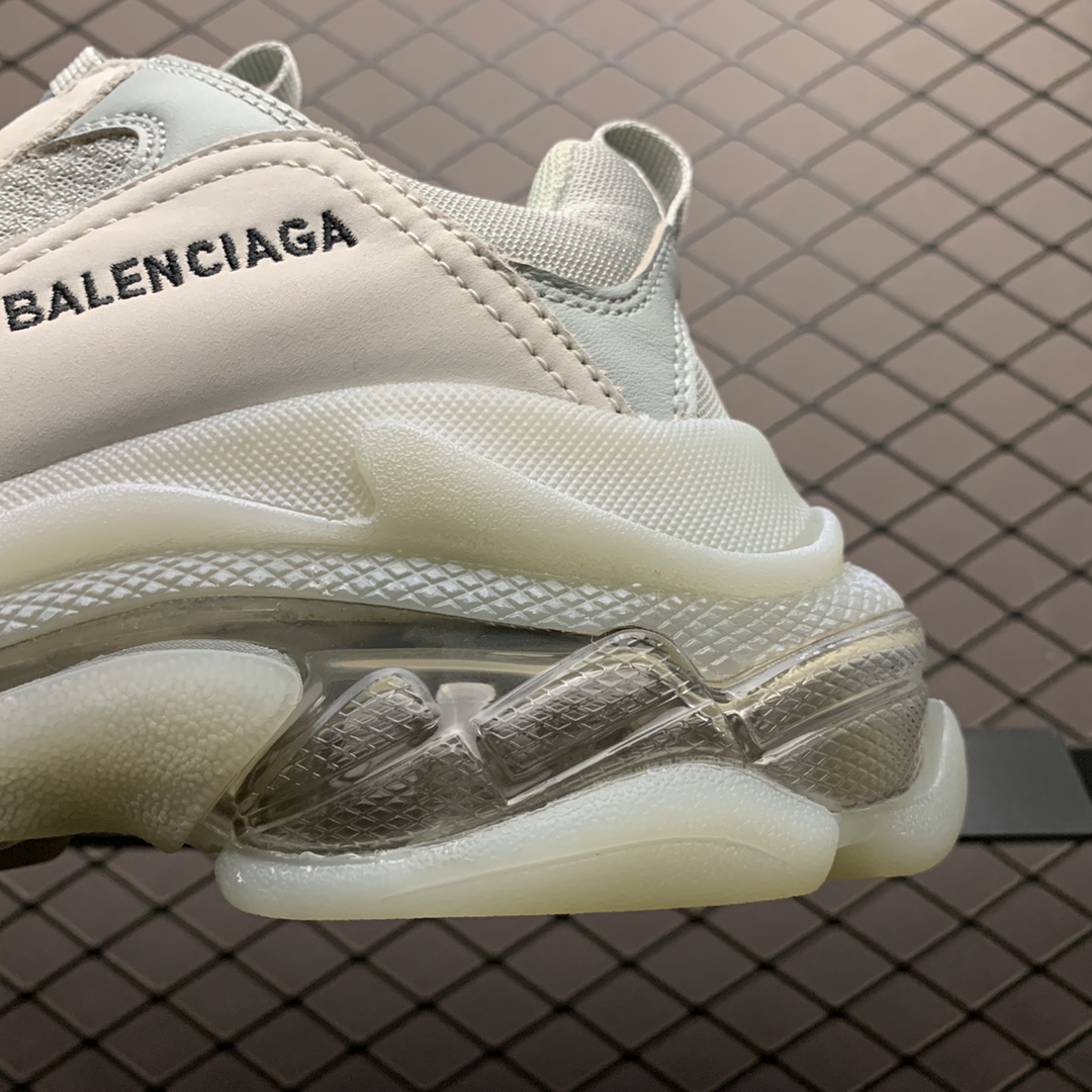 450  Balenciaga  Triple S 3.0 三代复古休闲老爹鞋 全组合氮气水晶大底