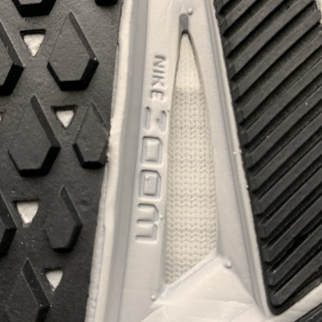 190 Nike Air Zoom Winflo 6 Shield 网面透气 训练跑步鞋 BQ3190-001