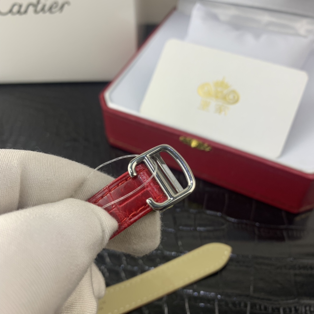 Cartier 皇家 卡地亚钥匙系列女款酒红色鳄鱼皮表带