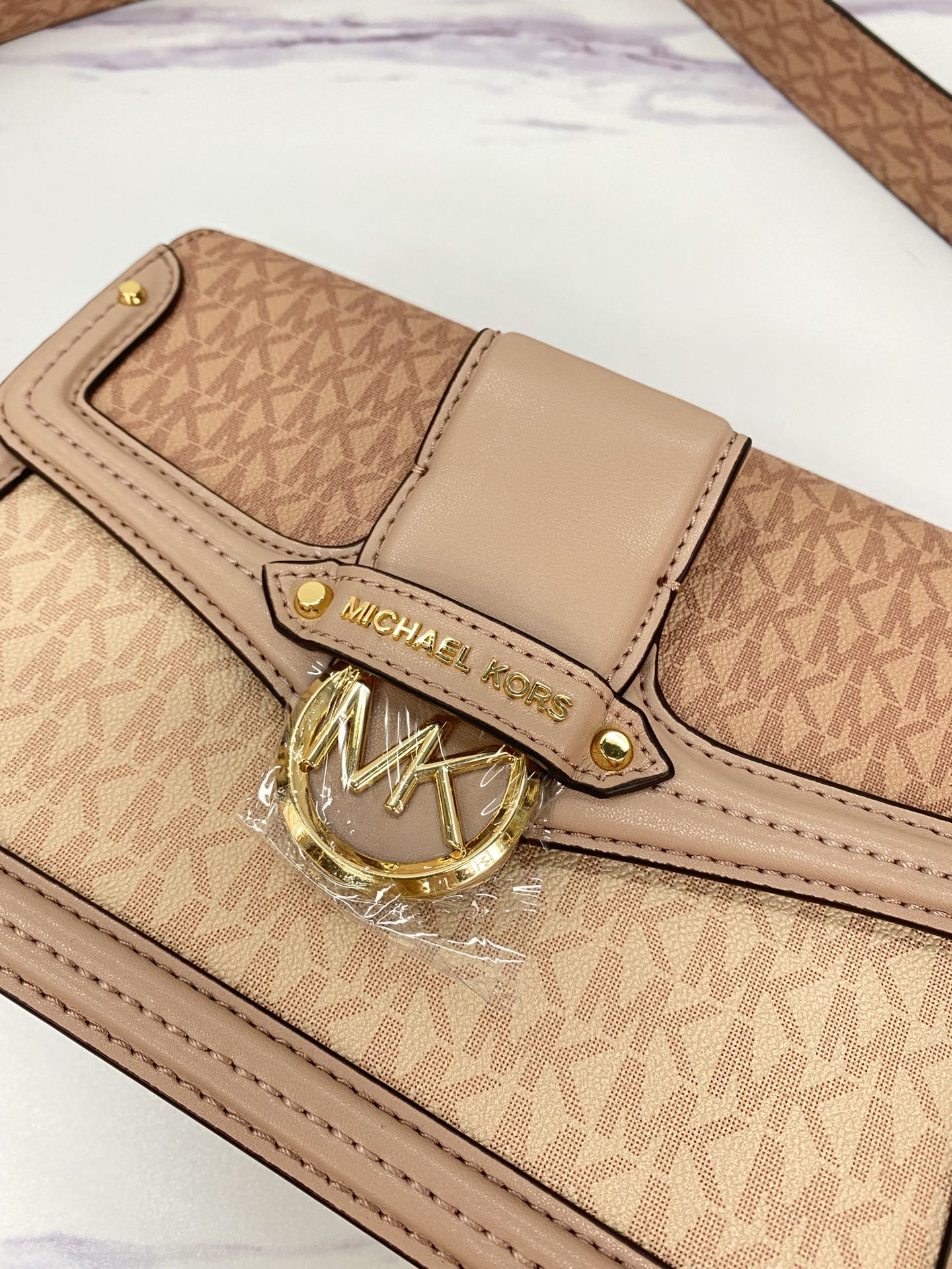 Michael Kors ～mk Jessie 女士单肩包，2020最新拼色老花酒神包