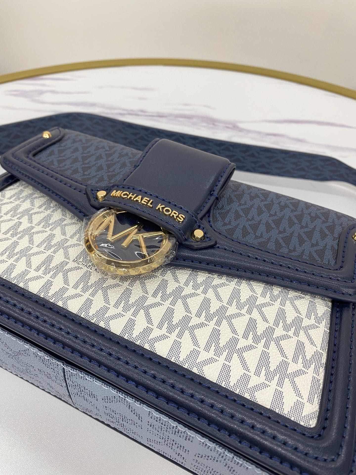 Michael Kors ～mk Jessie 女士单肩包，2020最新拼色老花酒神包