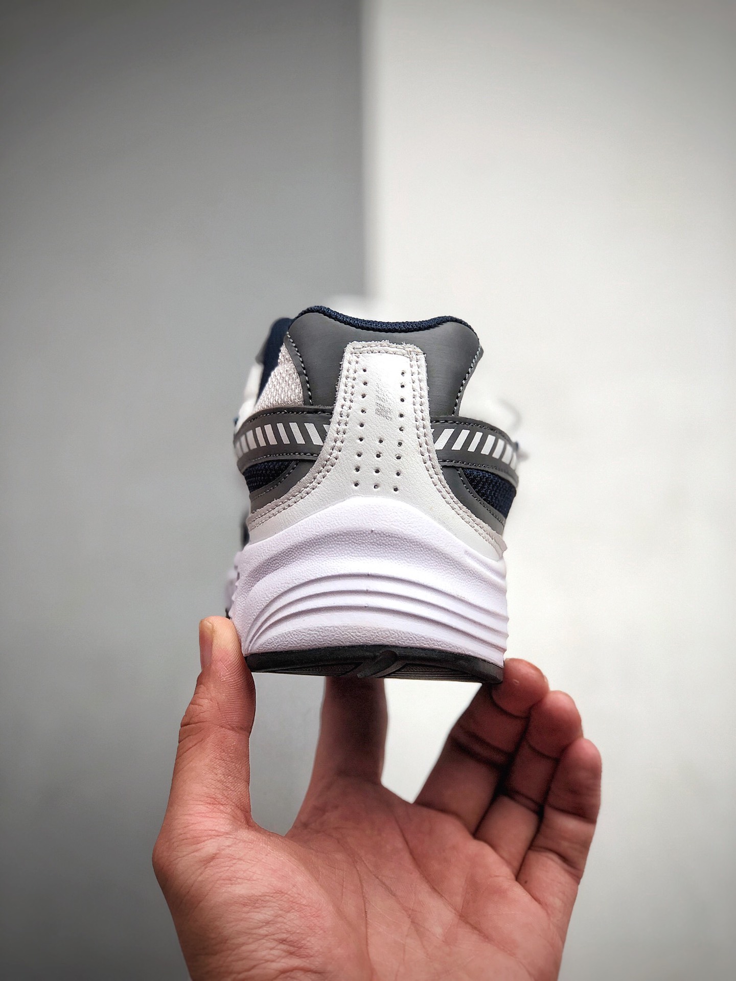 160 真标 Nike INITIATOR 耐克复古跑步鞋  货号：394055-101