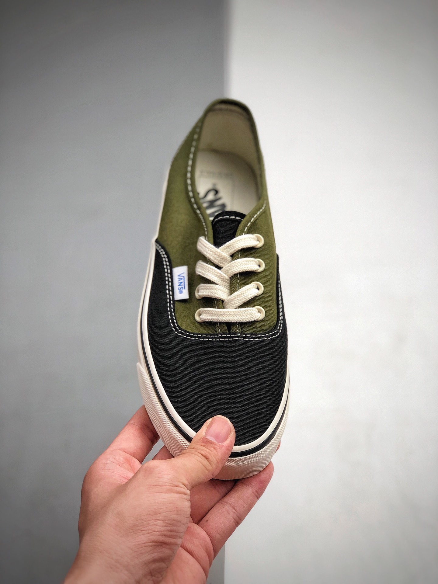 160 Vans Vault高端支线继续在旗下的Originals复古高端系列推出新品