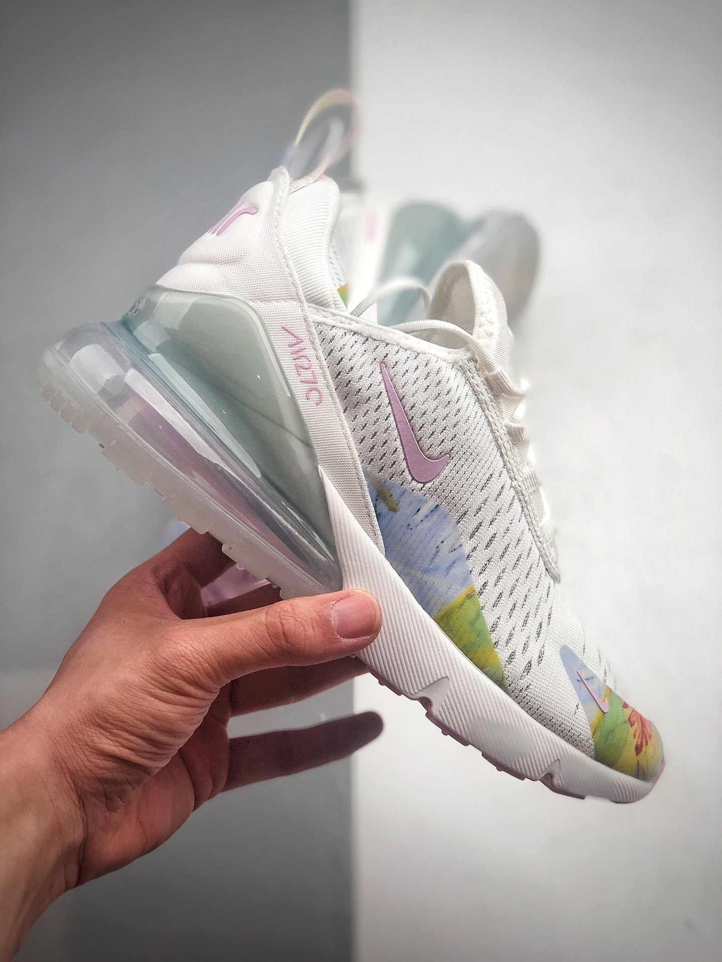 210 公司级Nike Max 270 网面透气半掌气垫跑步鞋  货号：AT6819-100