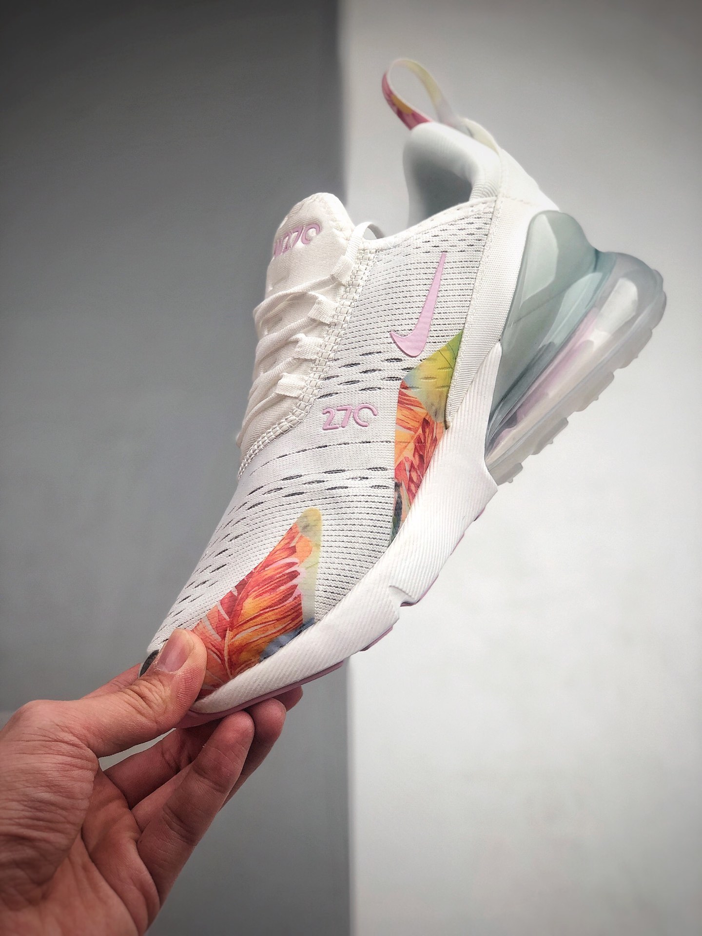 210 公司级Nike Max 270 网面透气半掌气垫跑步鞋  货号：AT6819-100