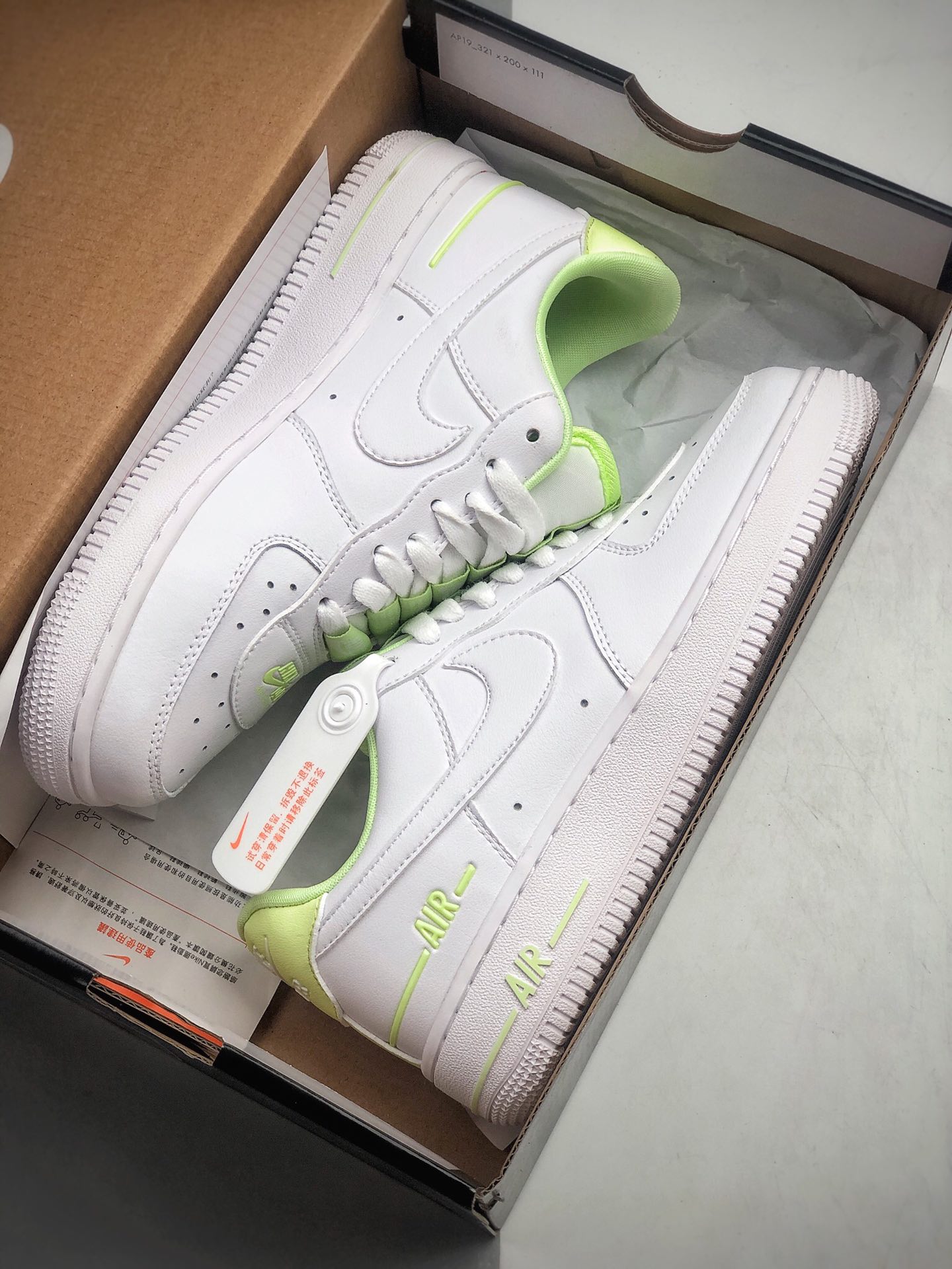 210 公司级耐克Nike Air Force 1 '07 LV8 空军一号低帮运动休闲板鞋 货号：CJ1379-100