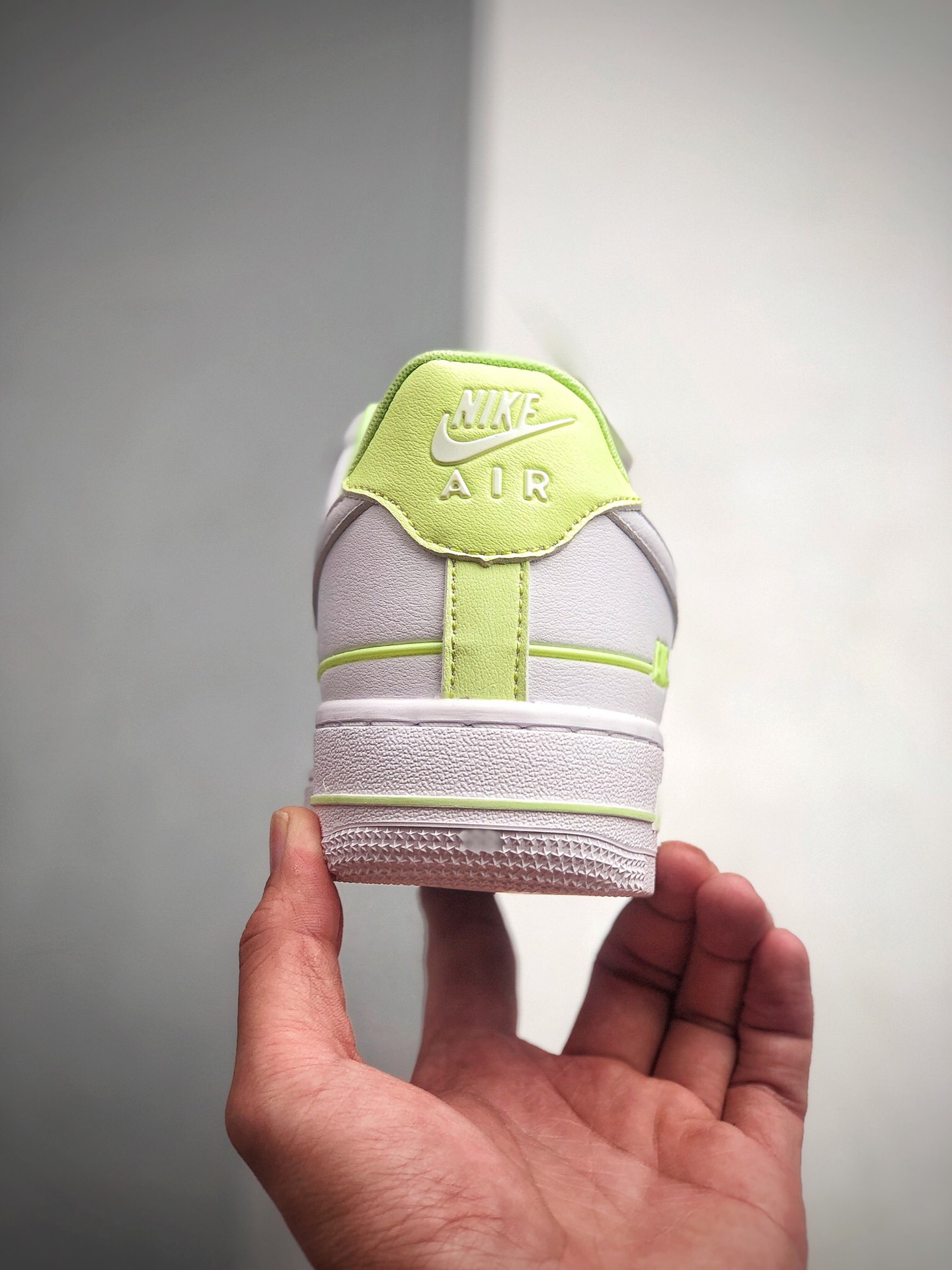 210 公司级耐克Nike Air Force 1 '07 LV8 空军一号低帮运动休闲板鞋 货号：CJ1379-100