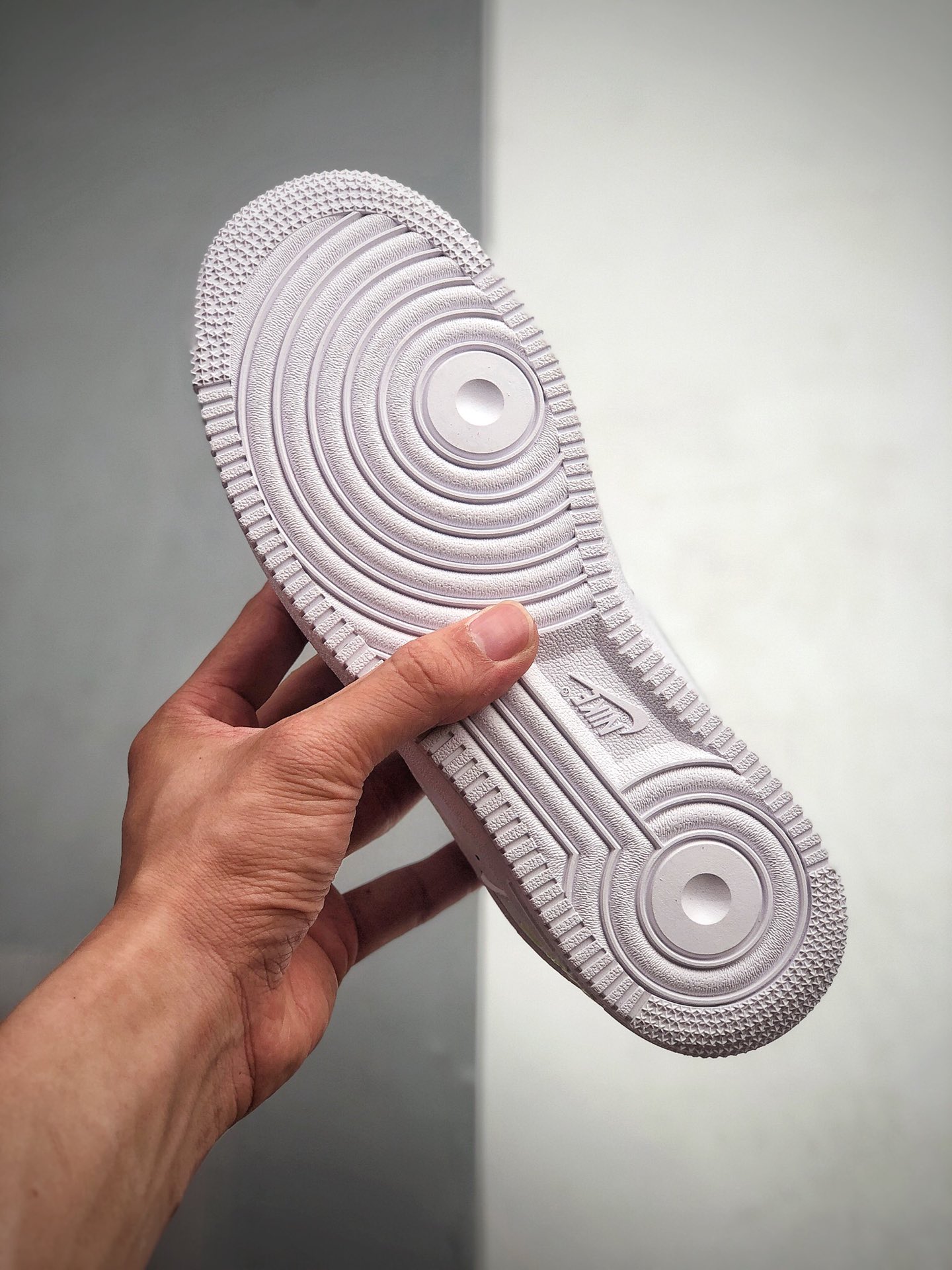 210 公司级耐克Nike Air Force 1 '07 LV8 空军一号低帮运动休闲板鞋 货号：CJ1379-100